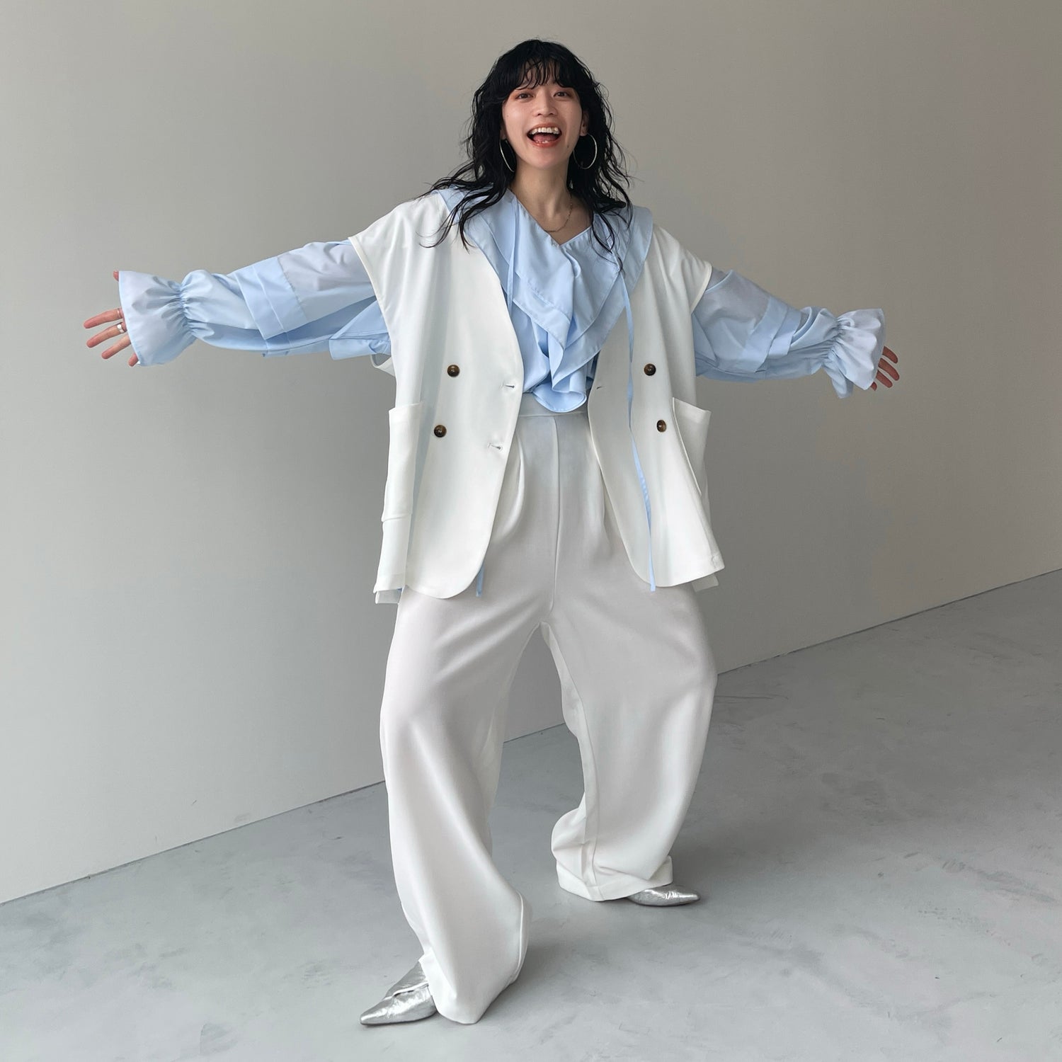 big collar frill blouse / light blue
