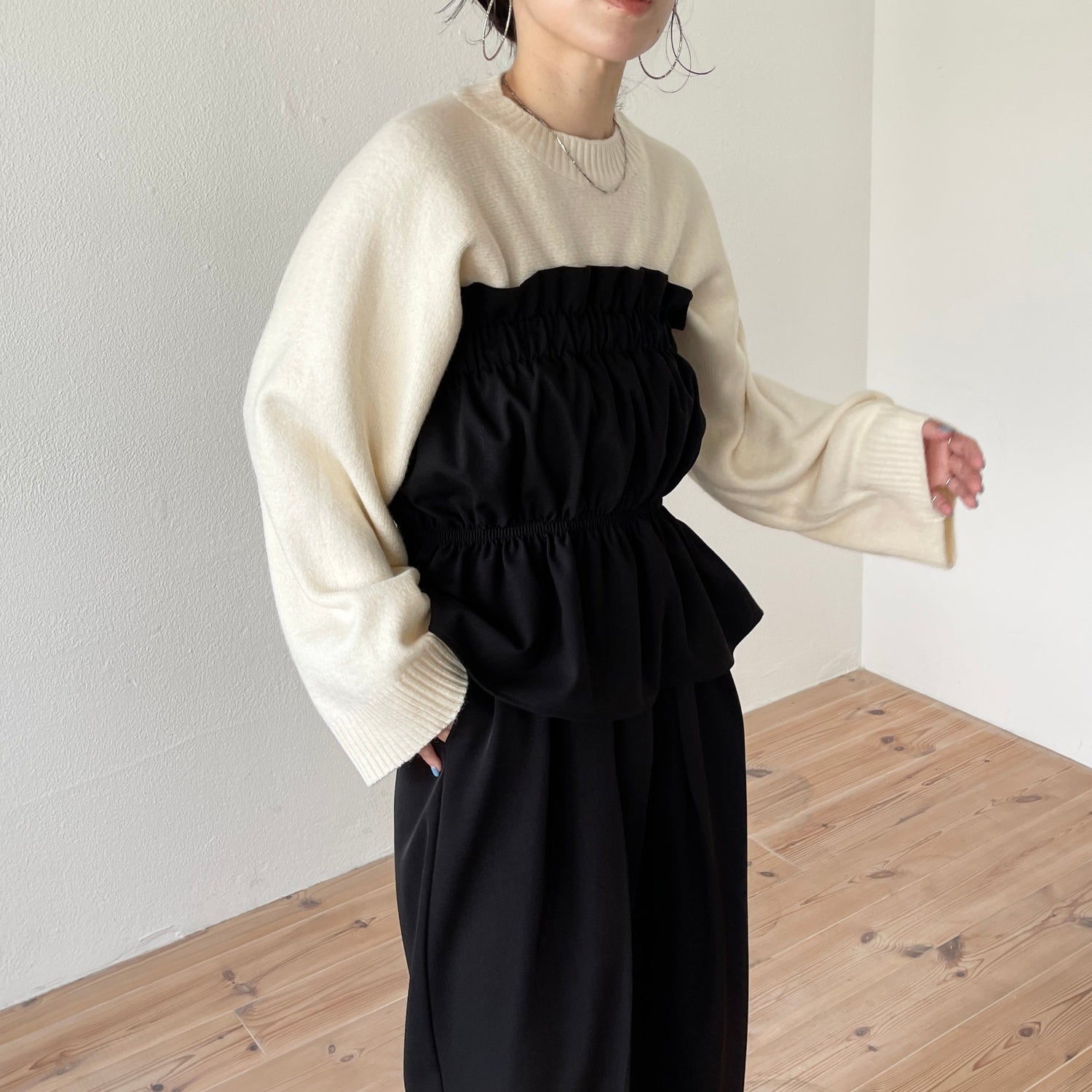 plus one nylon bustier / black (シャカシャカナイロン素材)