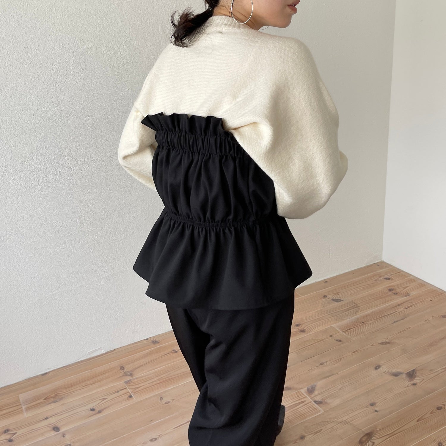 plus one nylon bustier / black (シャカシャカナイロン素材)