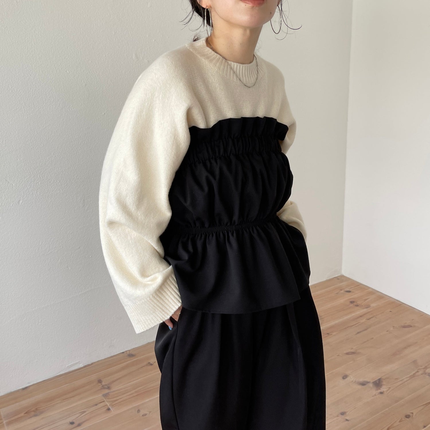 plus one nylon bustier / black (シャカシャカナイロン素材)