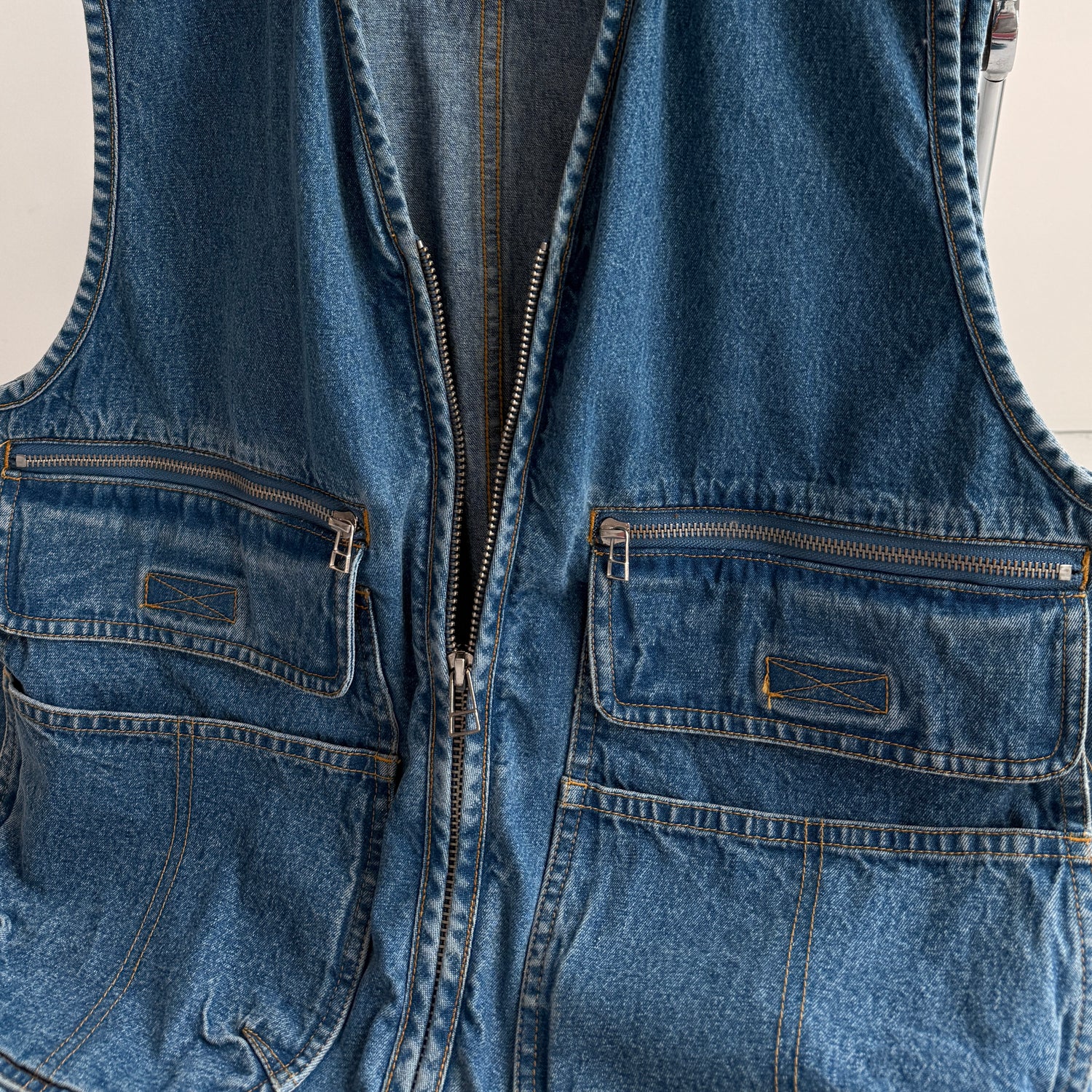8 pockets BUDDY DENIM VEST / blue
