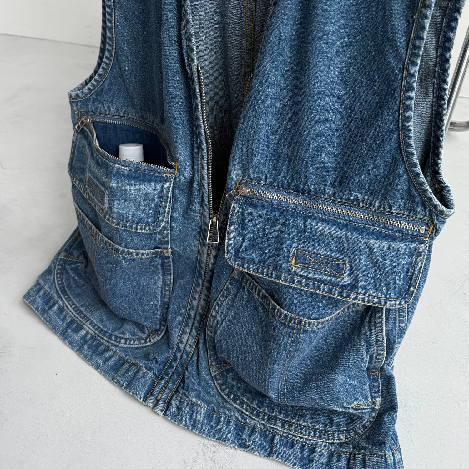 8 pockets BUDDY DENIM VEST / blue