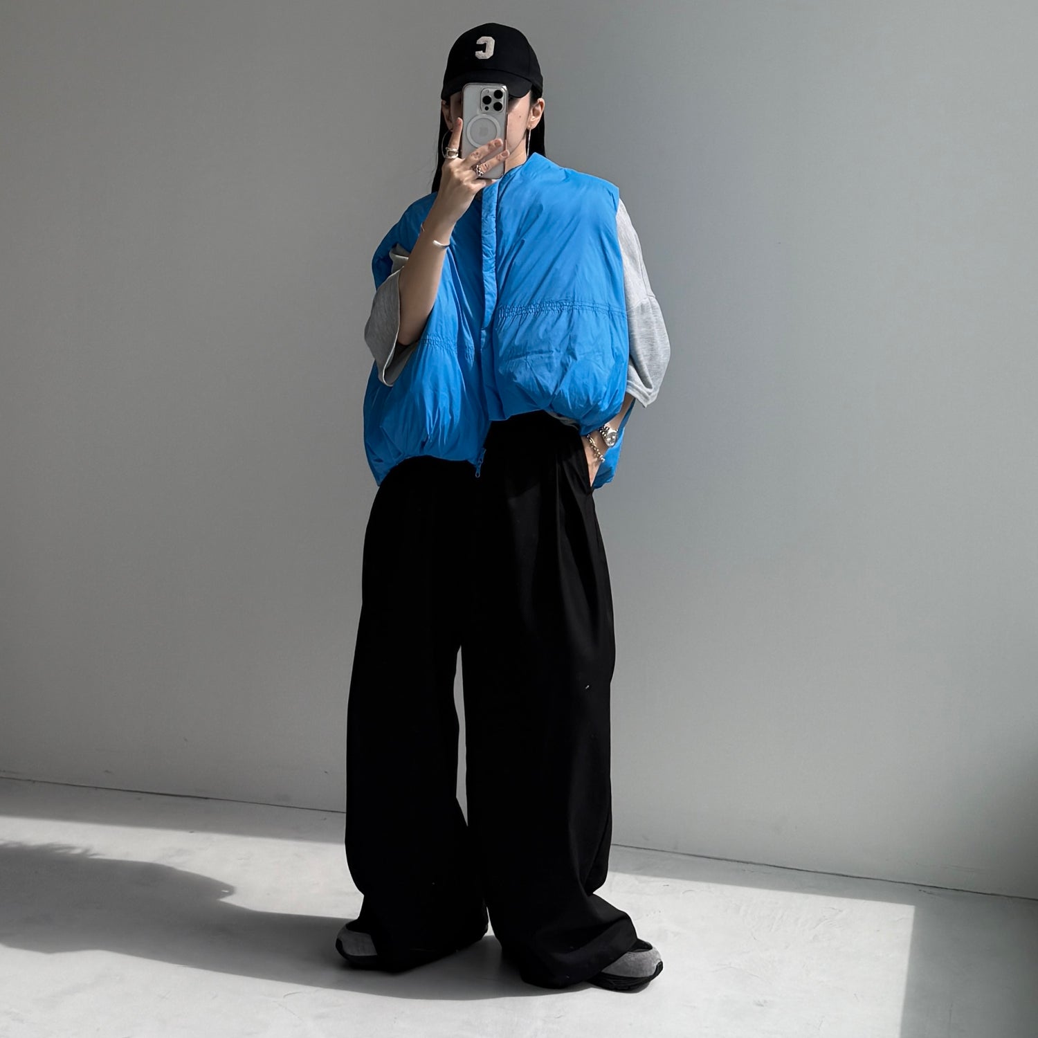 egg down vest / blue