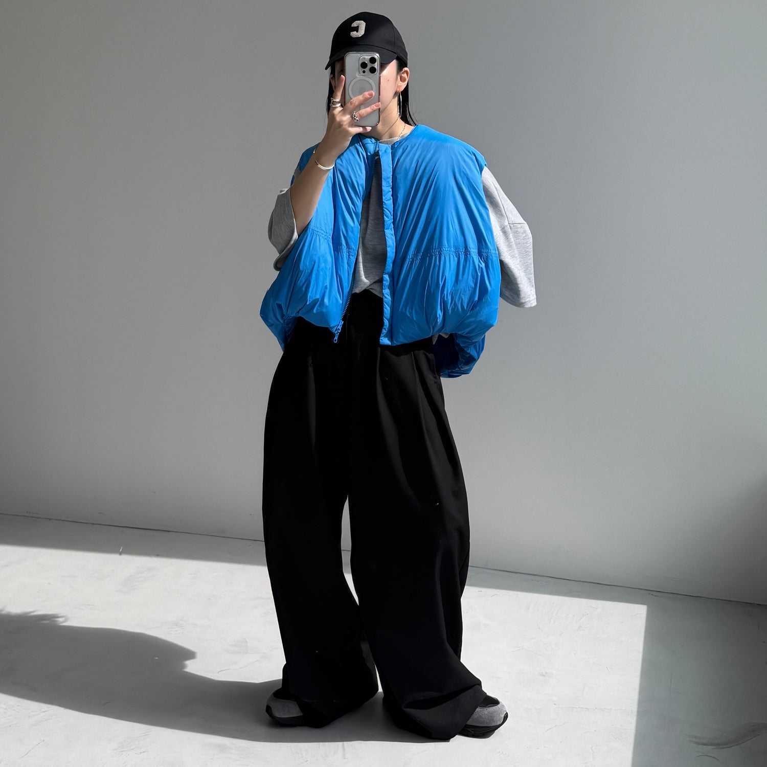 egg down vest / blue