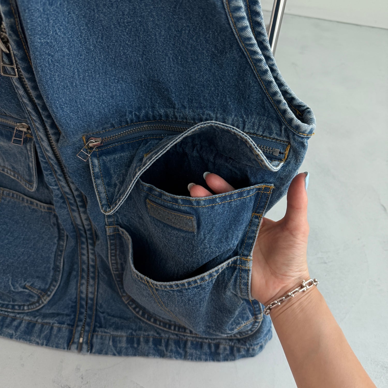 8 pockets BUDDY DENIM VEST / blue