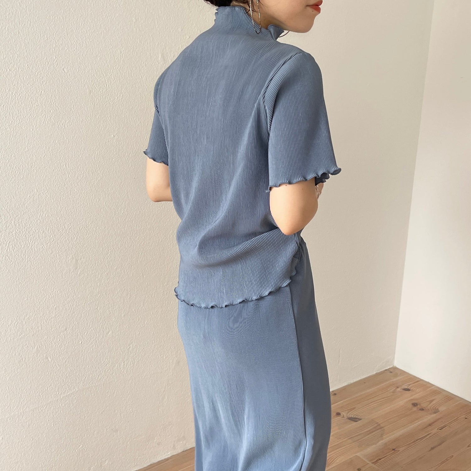 【SAMPLE】super stretch pleats tops / blue