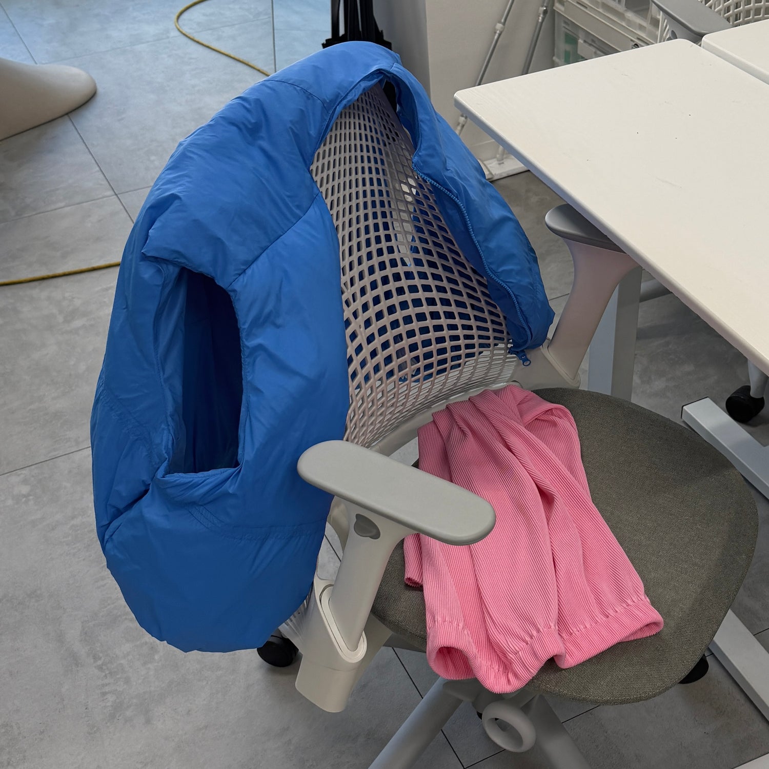 egg down vest / blue
