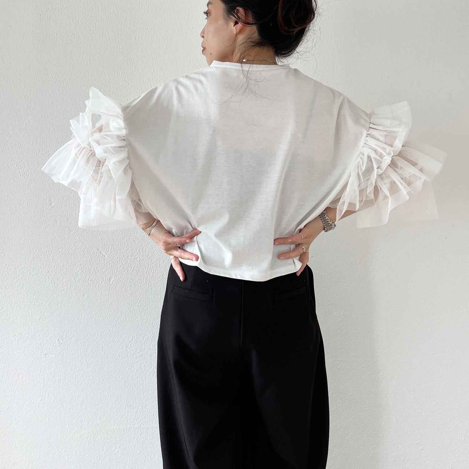 cheer frill tee / ivory