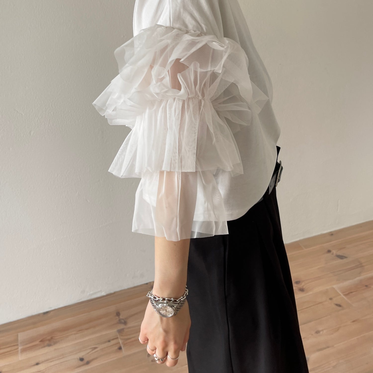 cheer frill tee / ivory