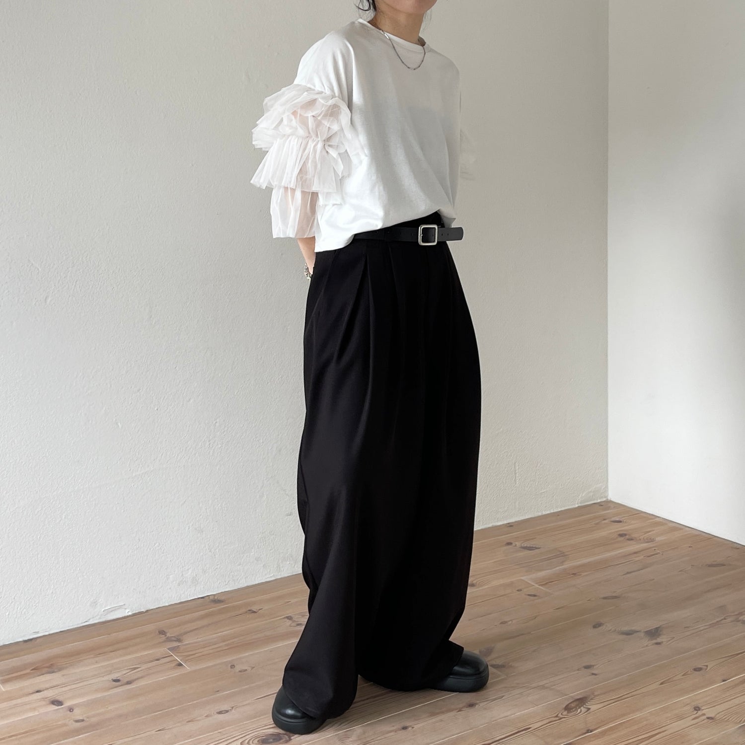 cheer frill tee / ivory