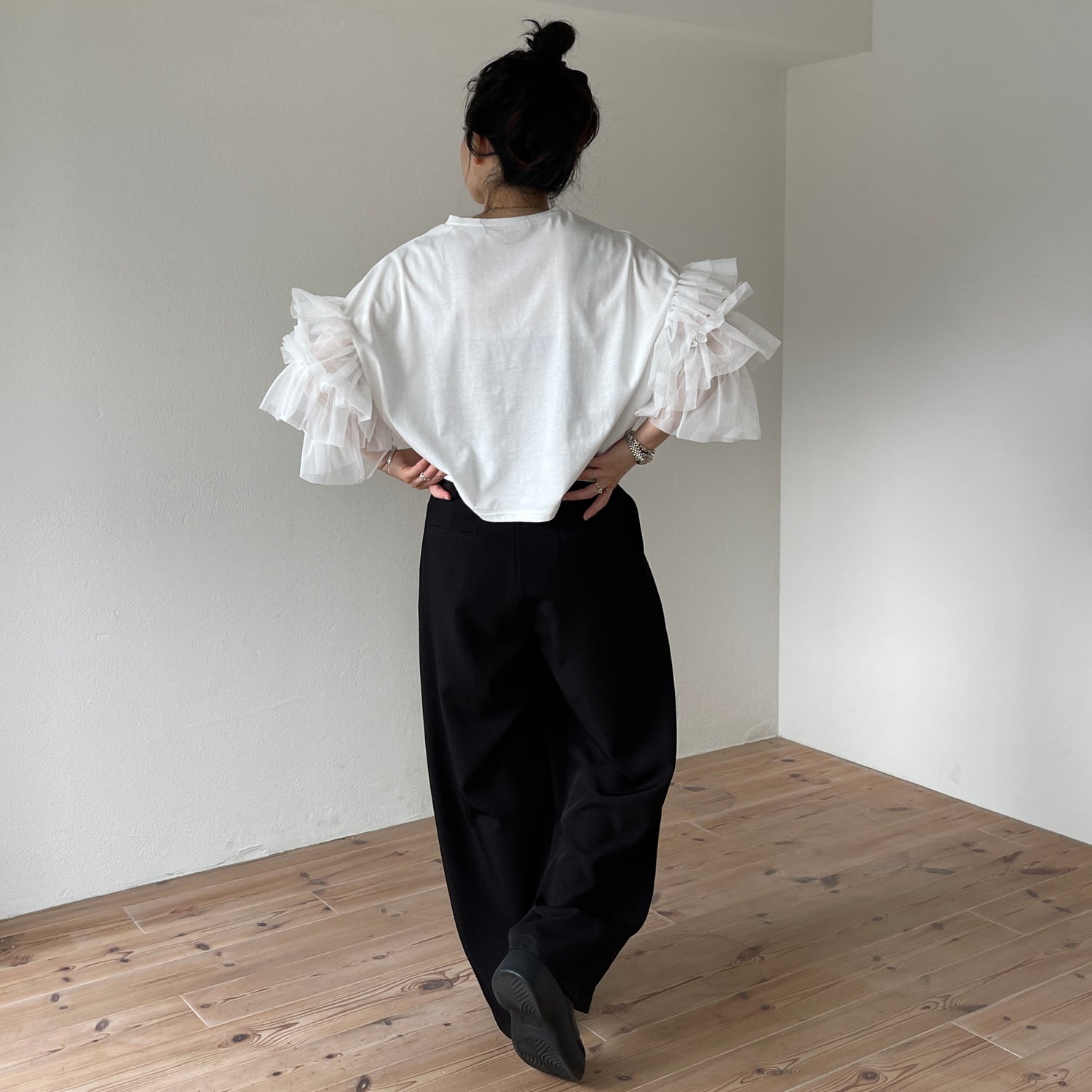 cheer frill tee / ivory