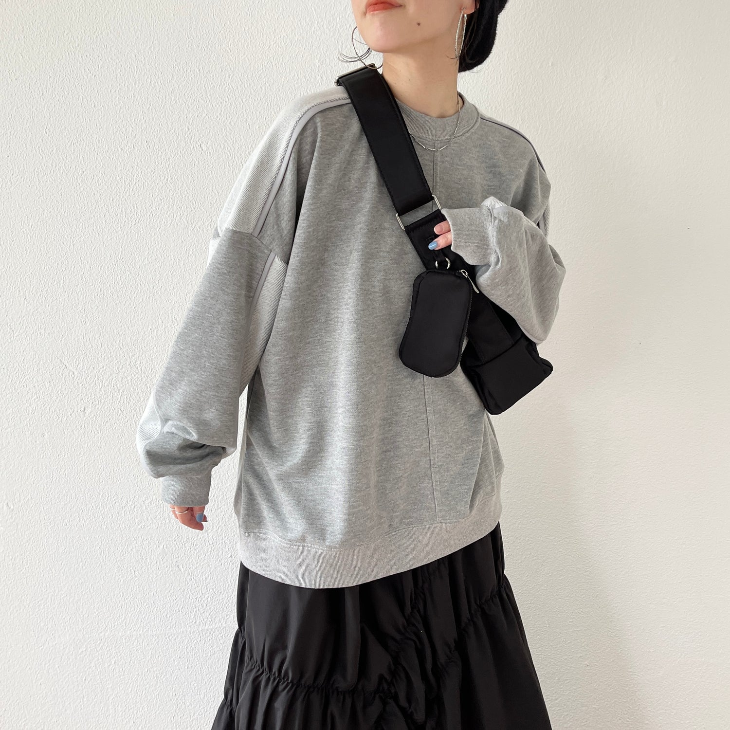 volume sleeve piping sweat / gray