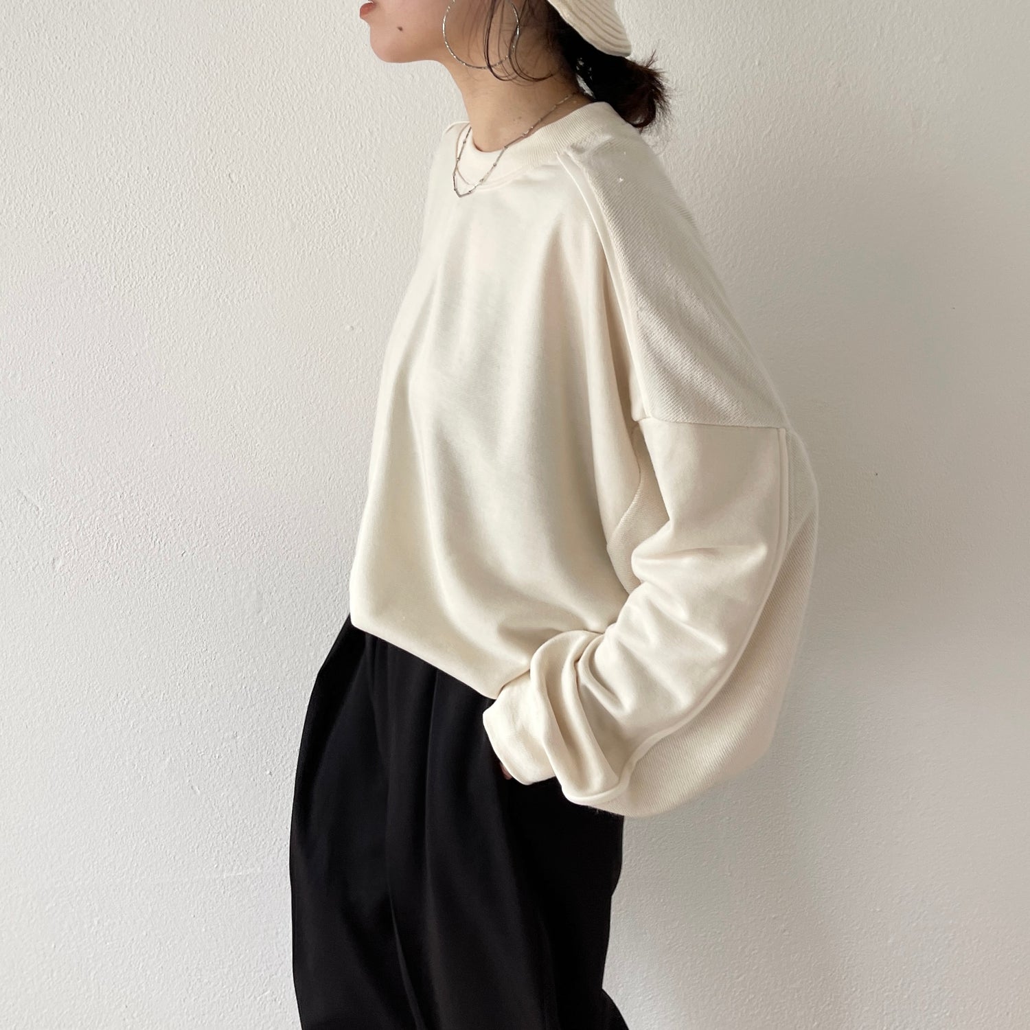volume sleeve piping sweat / ivory