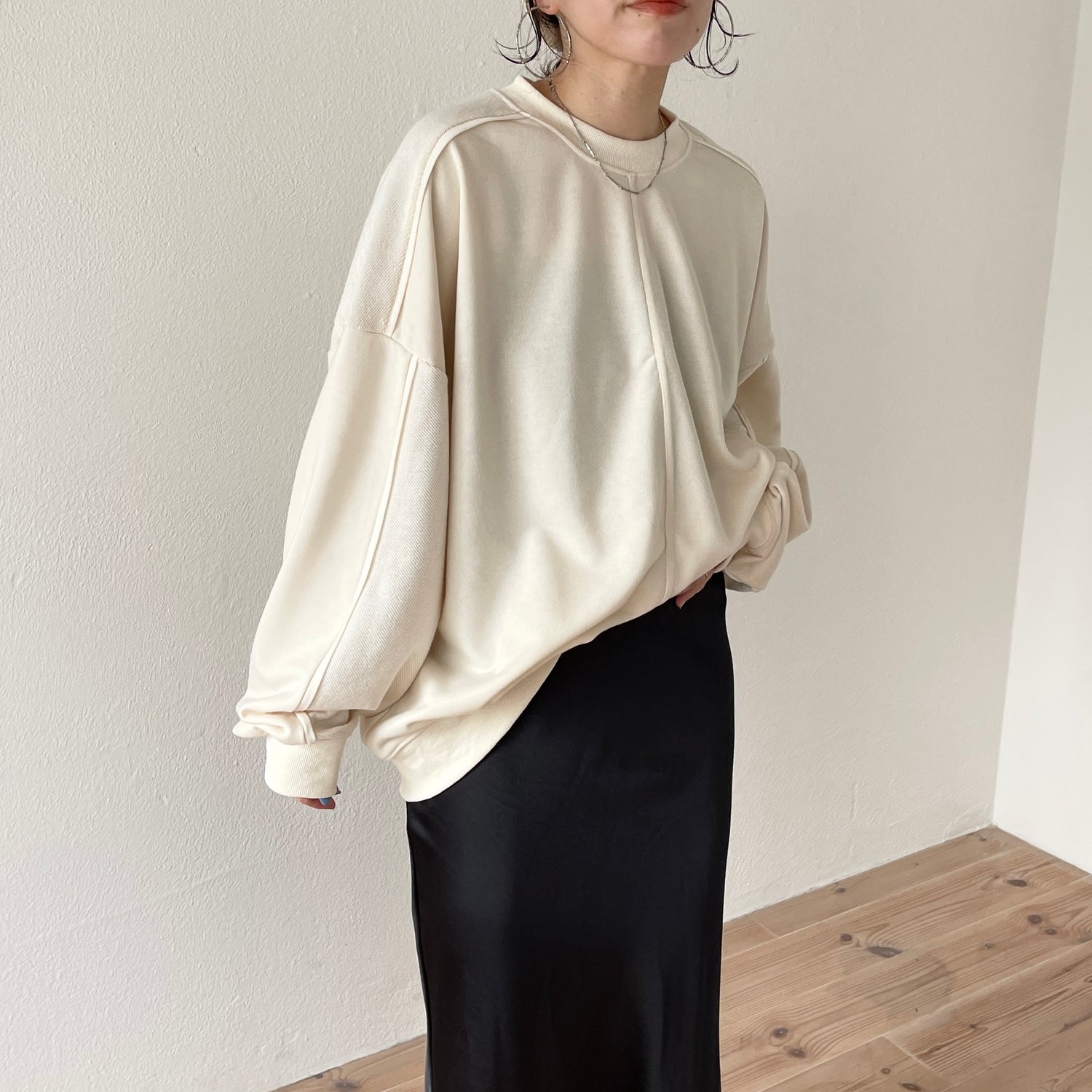 volume sleeve piping sweat / ivory