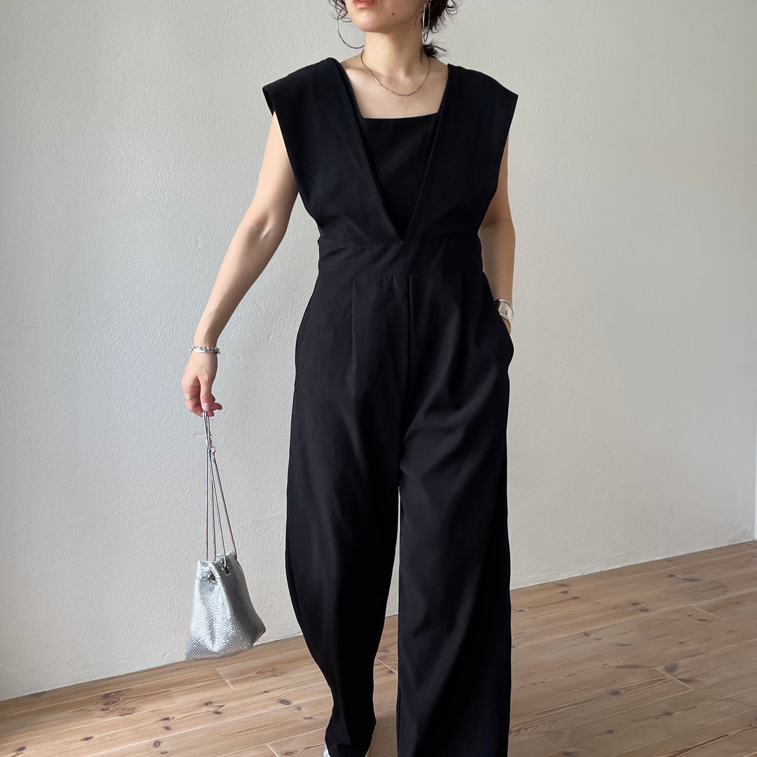 mulch scene jump suits / black