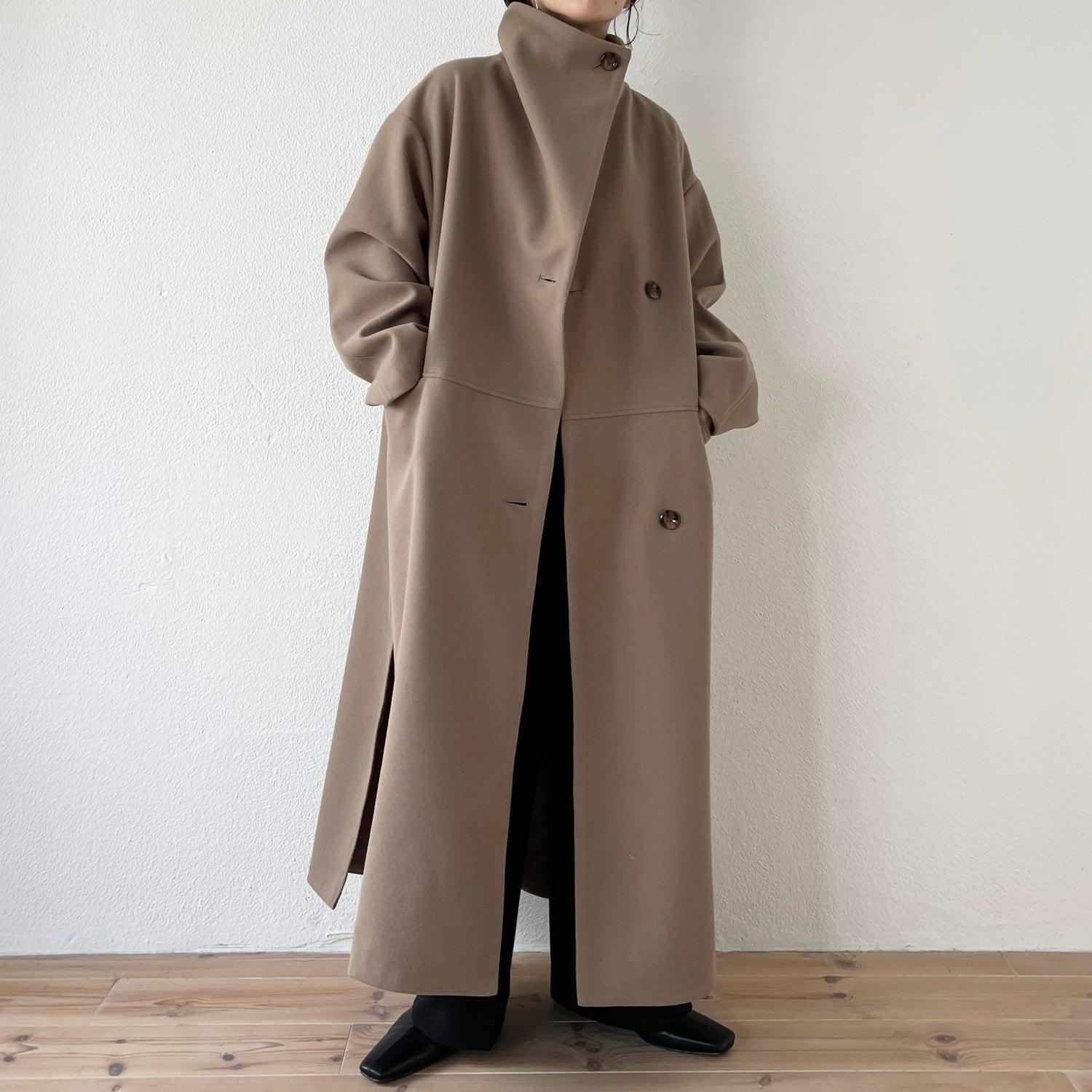smooth touch stand neck long coat / beige