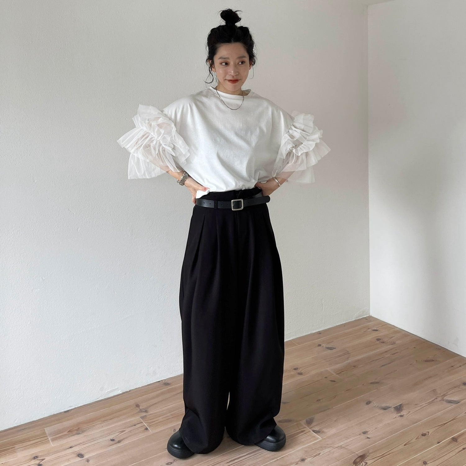 cheer frill tee / ivory
