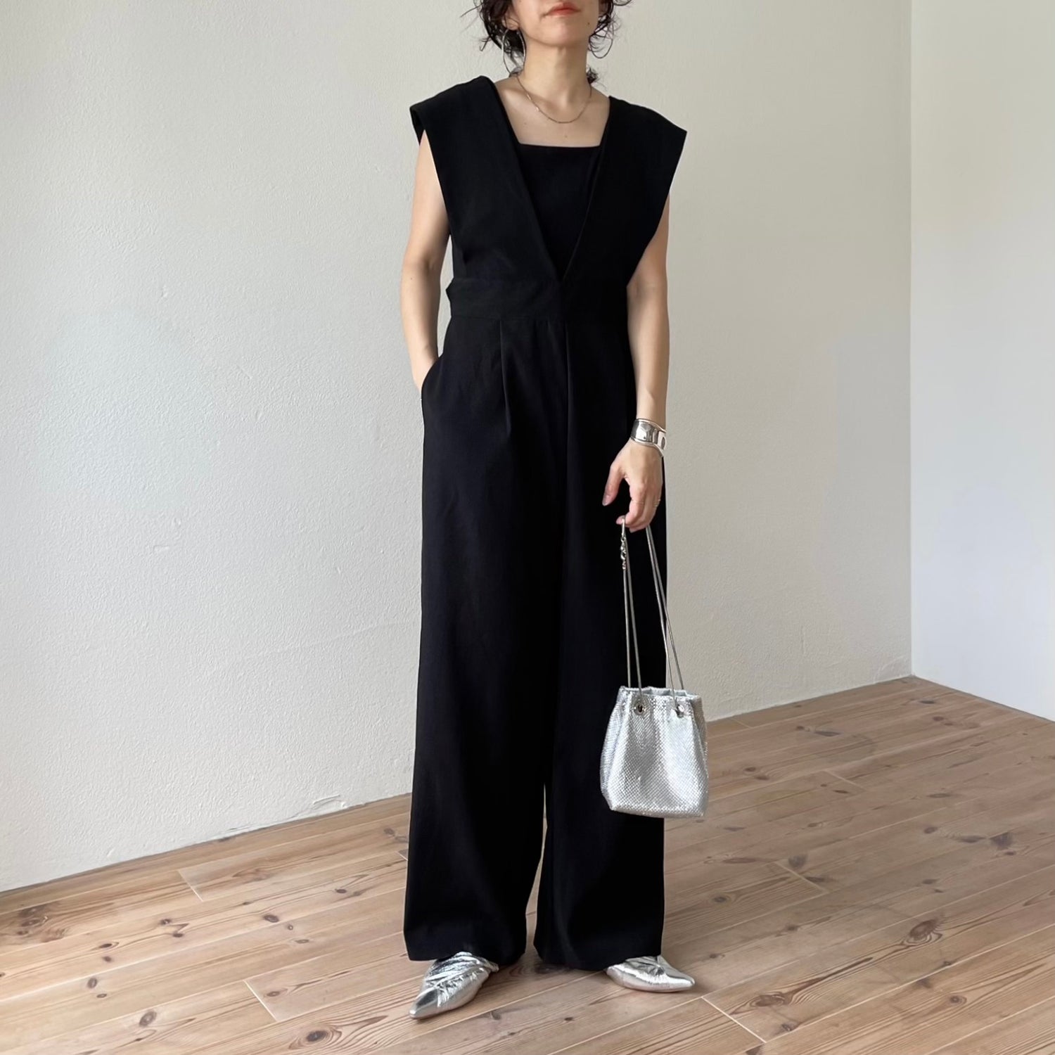 mulch scene jump suits / black