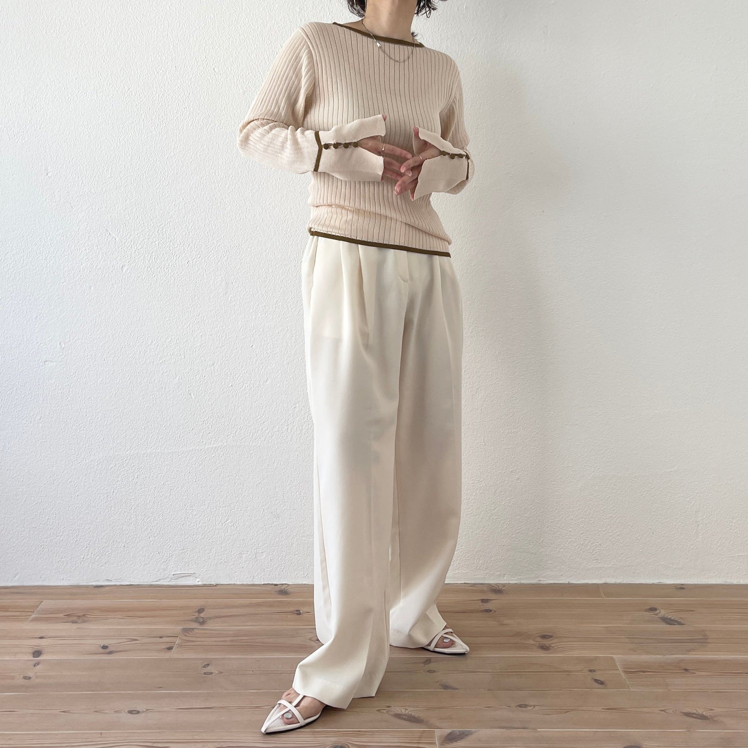 【SAMPLE】flare sleeve knit po / white