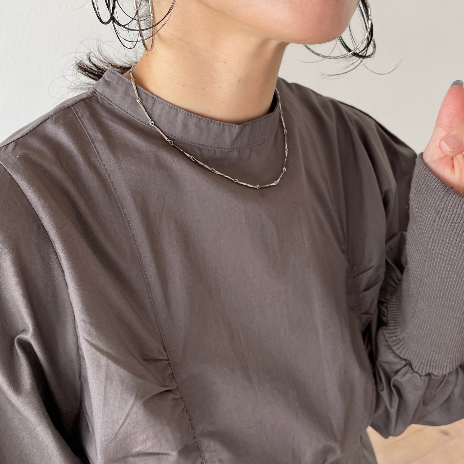 volume sleeve rib one piece / charcoal