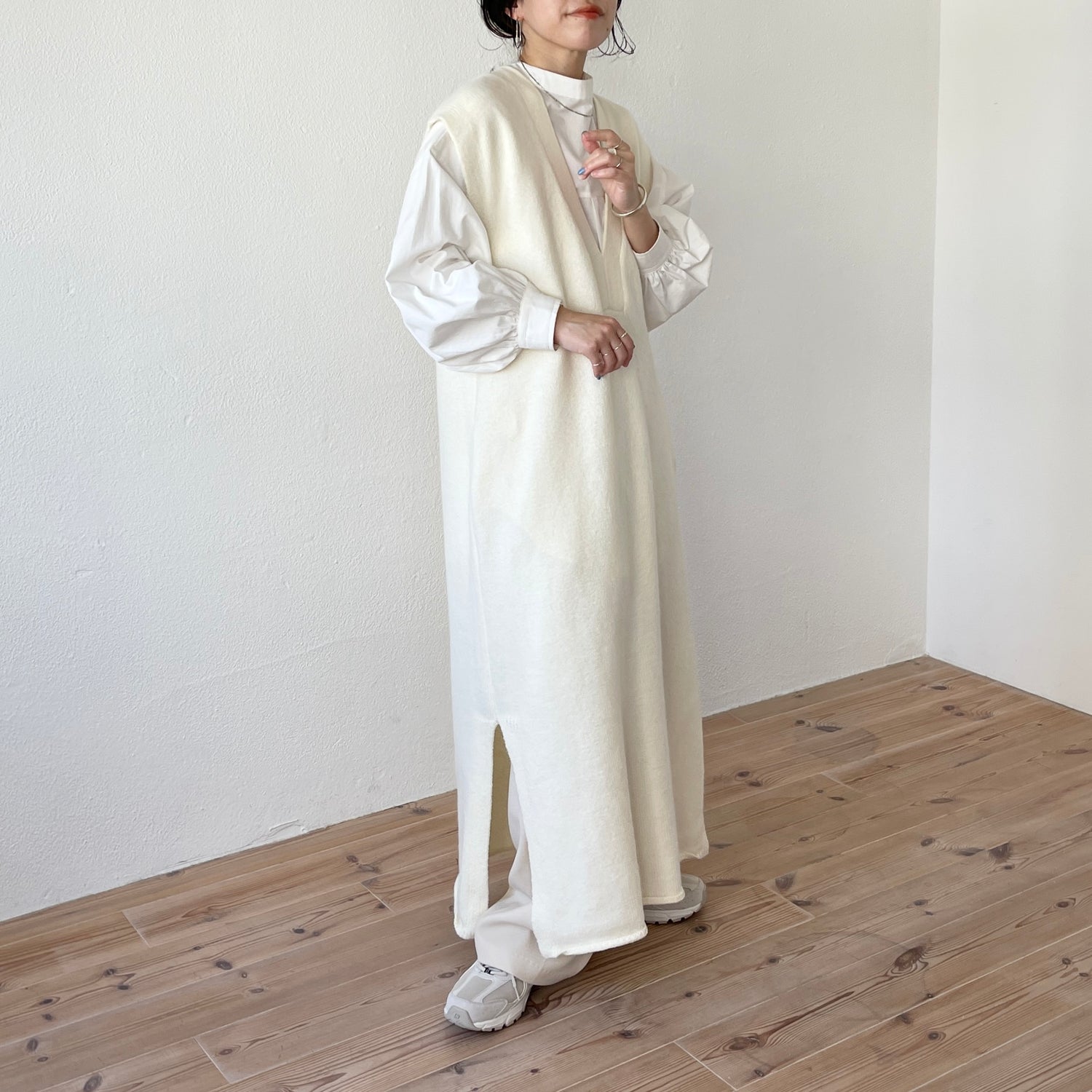 v neck knit vest one piece / ivory