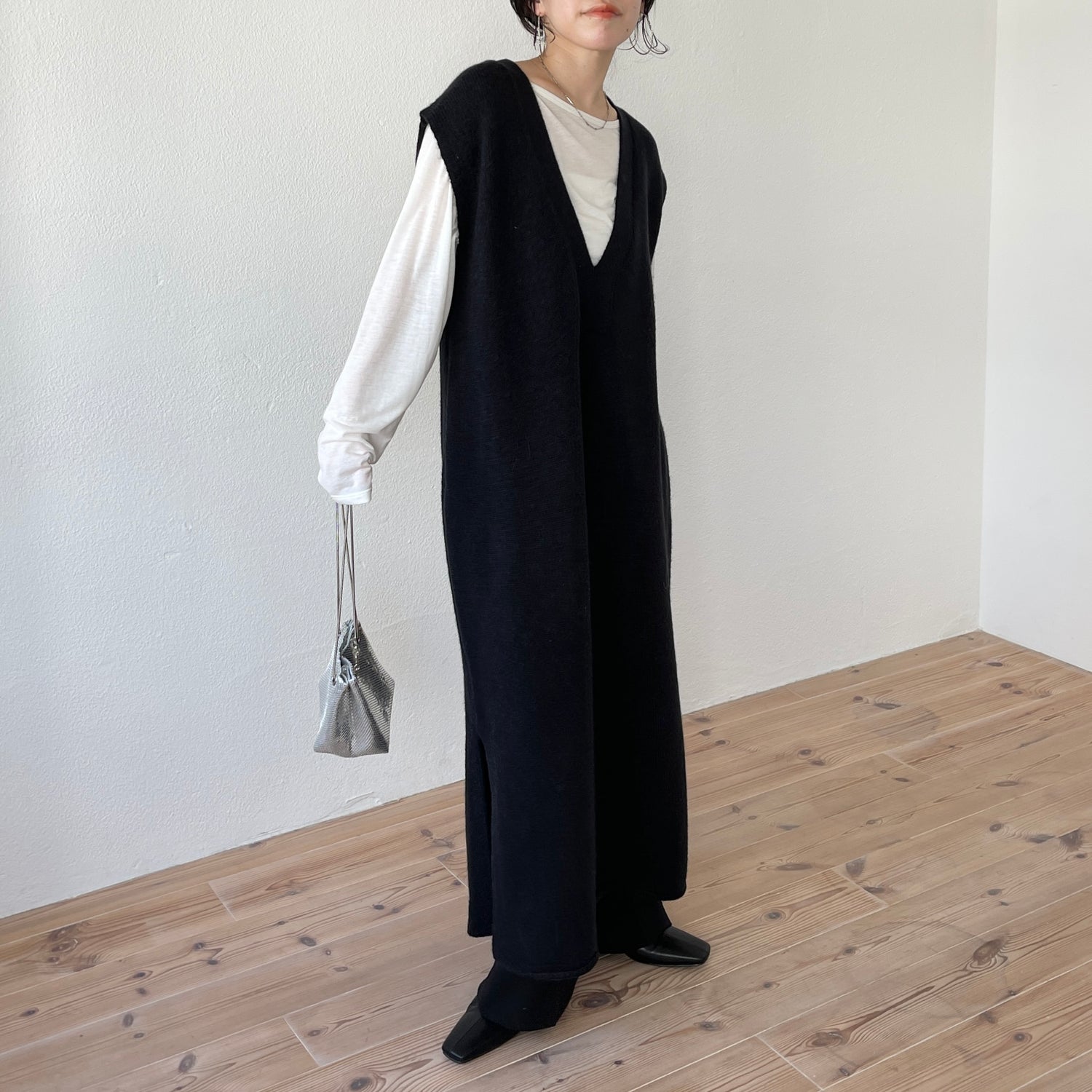 v neck knit vest one piece / black