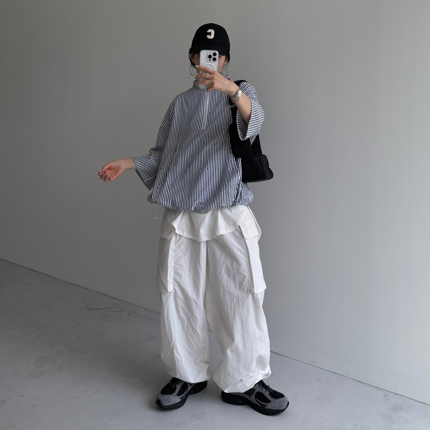 over size half zip holiday PO / black