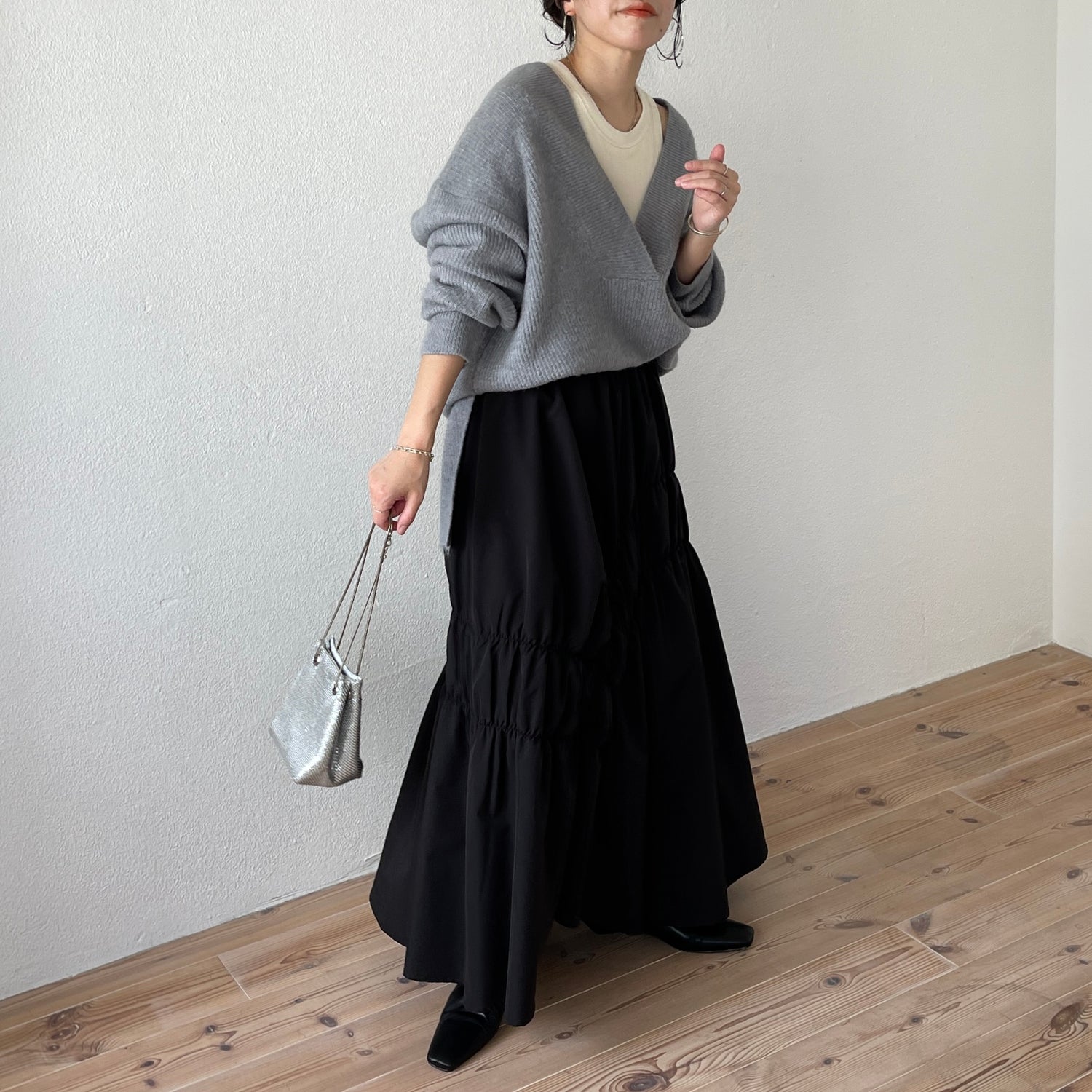 over size v neck loose knit / gray