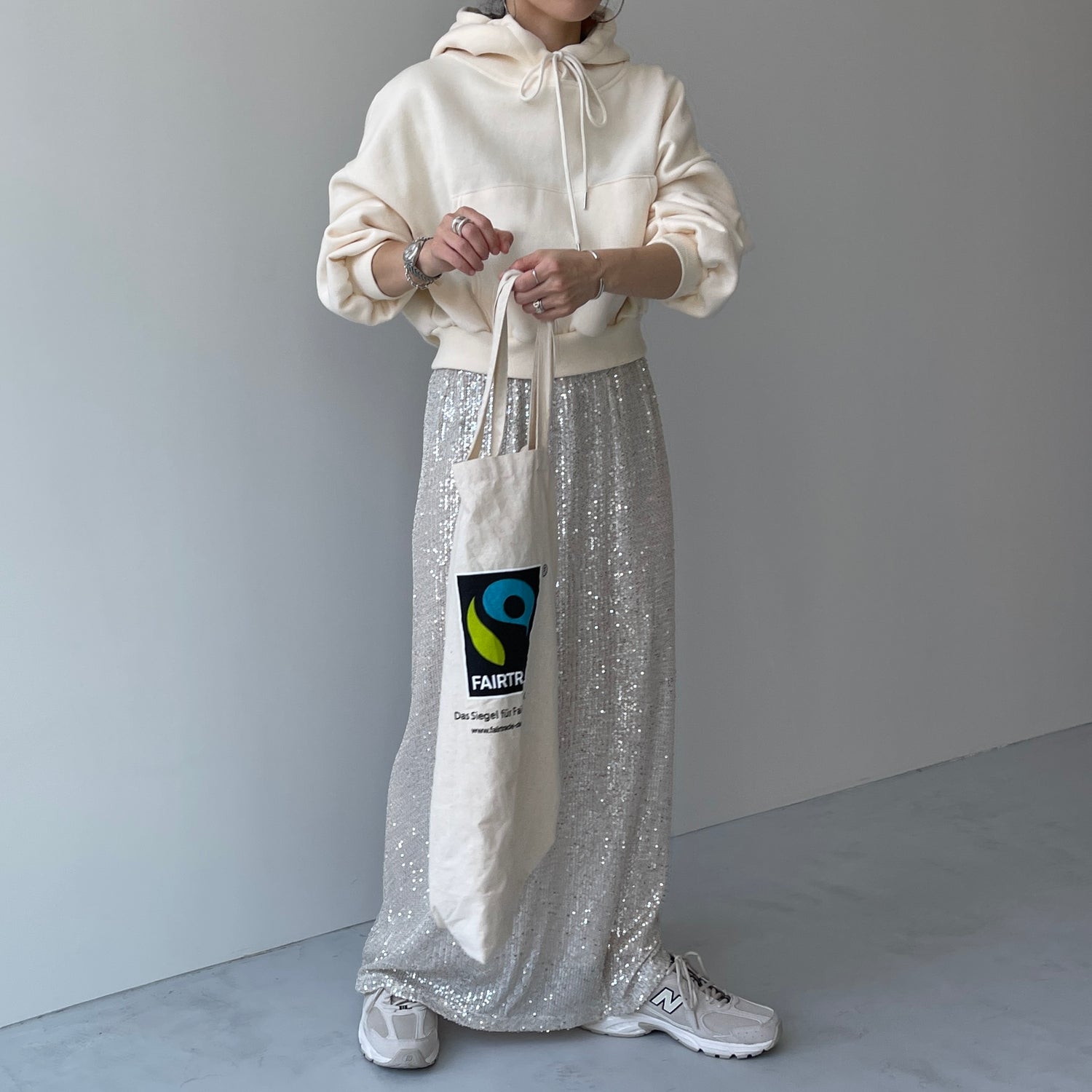 egg short hoodie / ivory