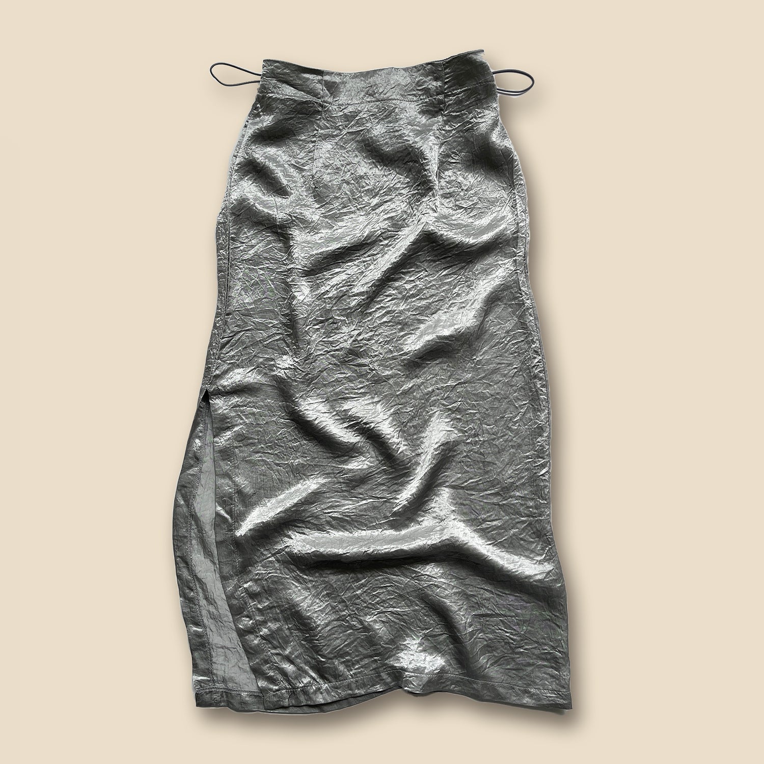 【SAMPLE】metallic side slit skirt / silver