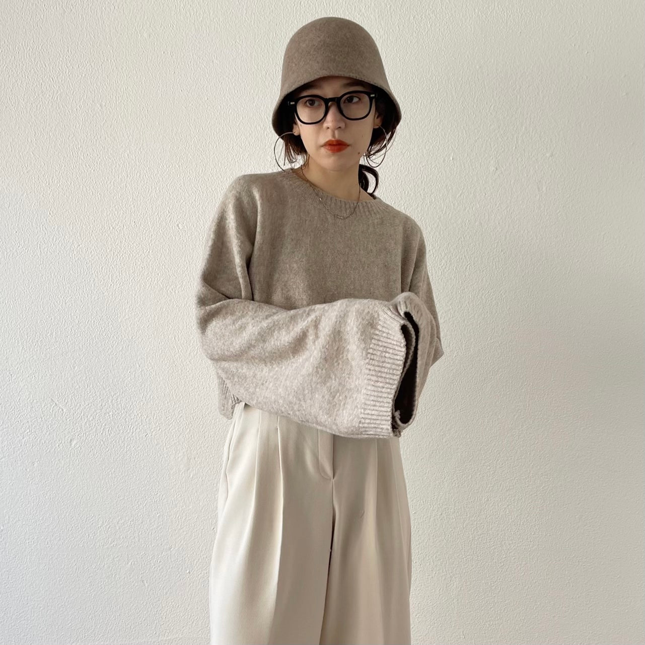 wide sleeve short knit / beige