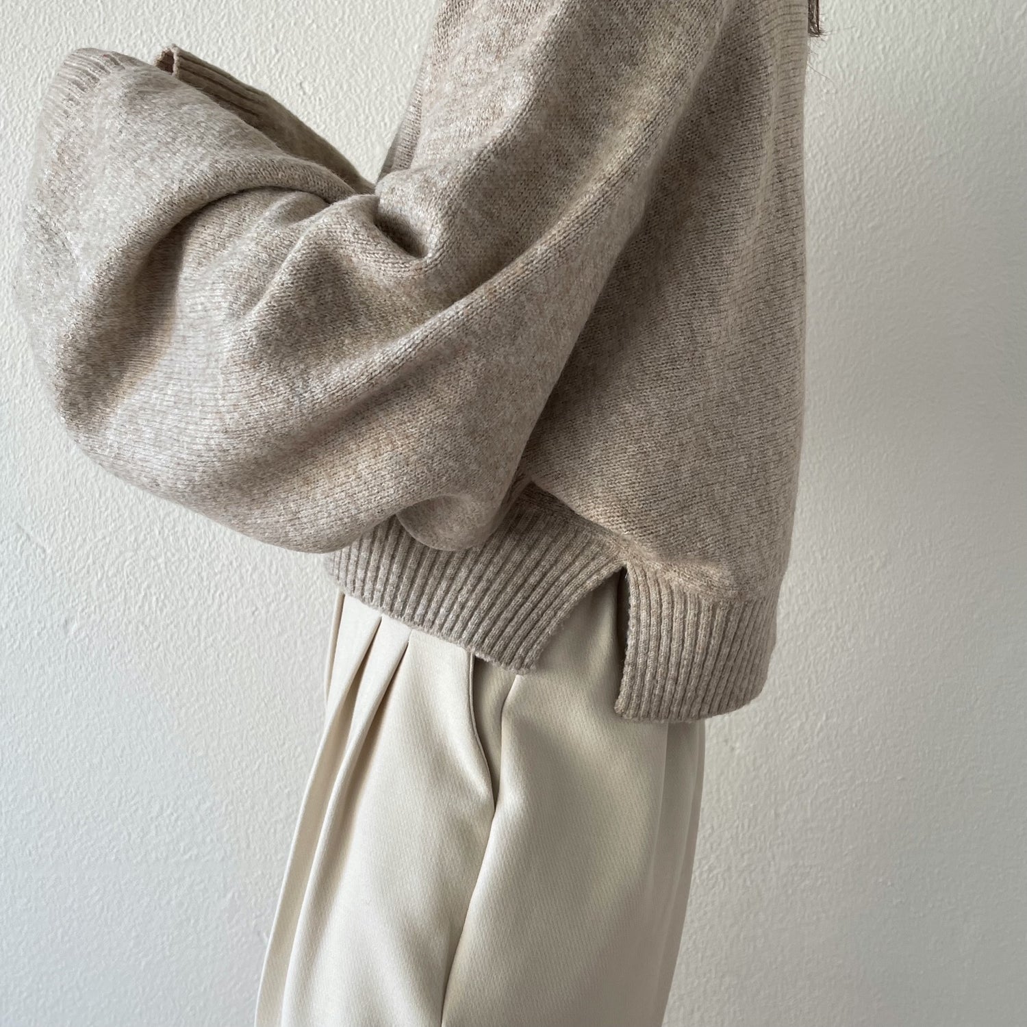 wide sleeve short knit / beige