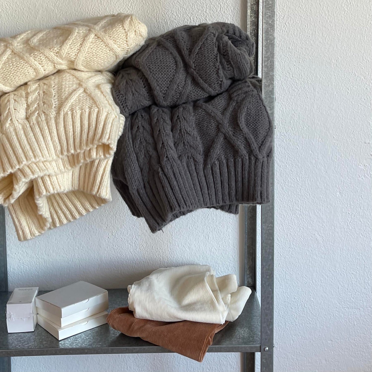 turtle neck cable knit set up / gray