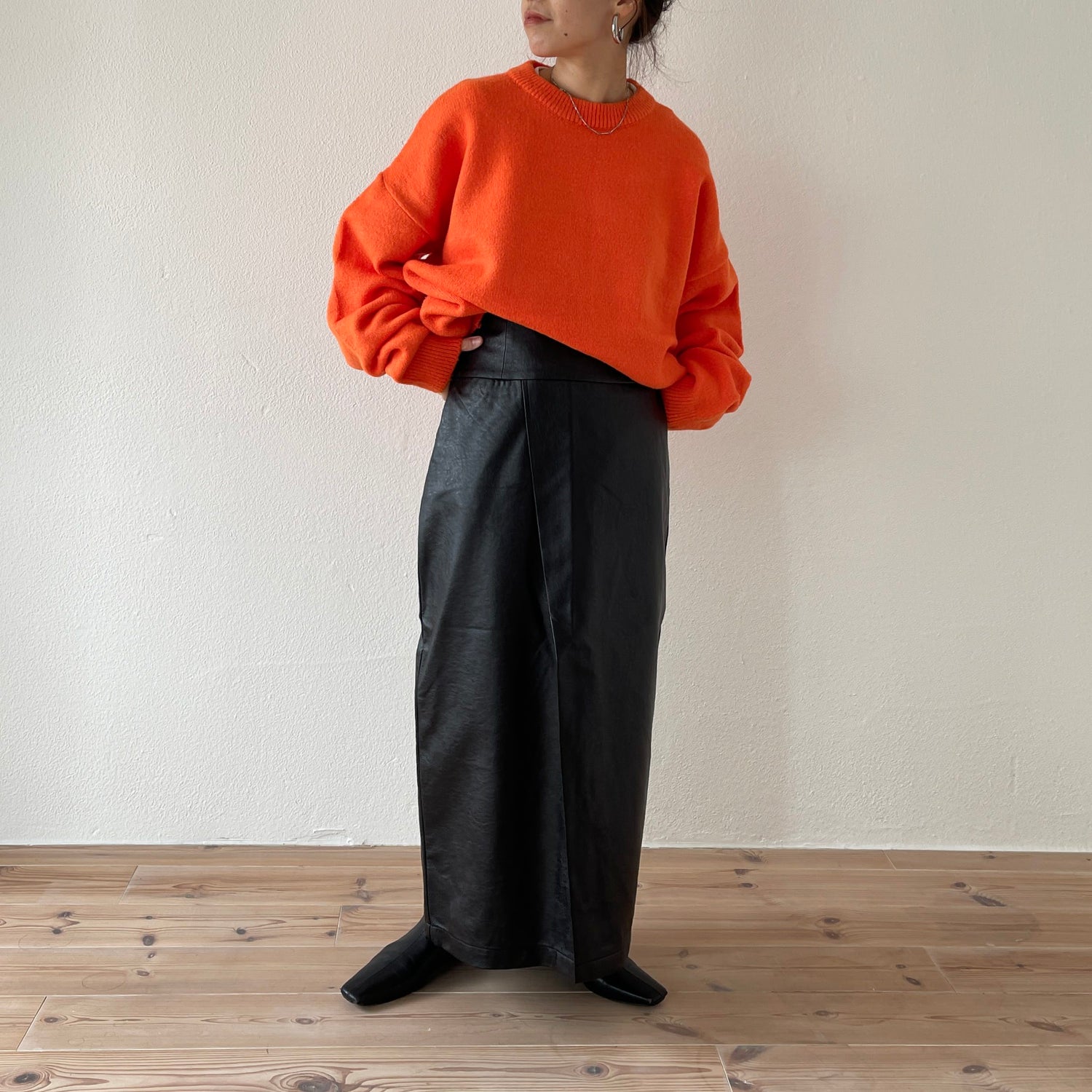 eco leather wrap skirt / black