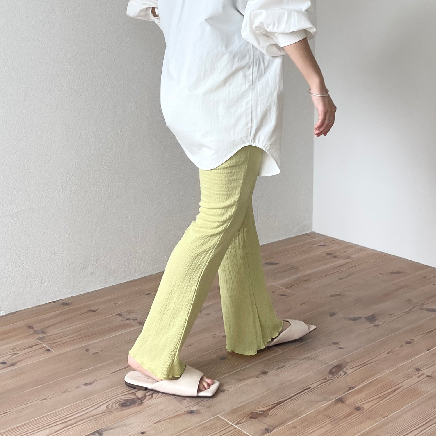 soft flare shirring leggings pants / clear green