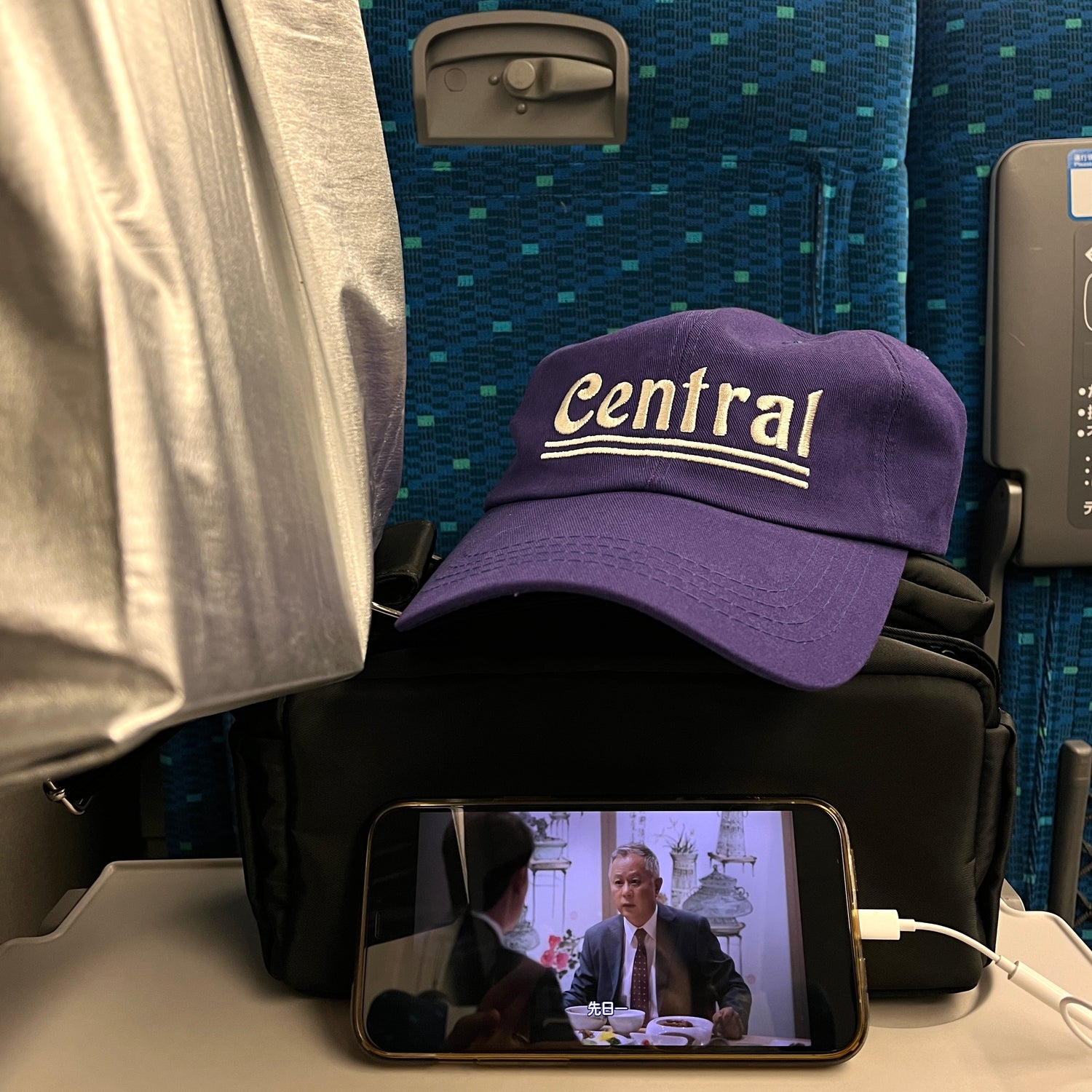 purple cap / purple