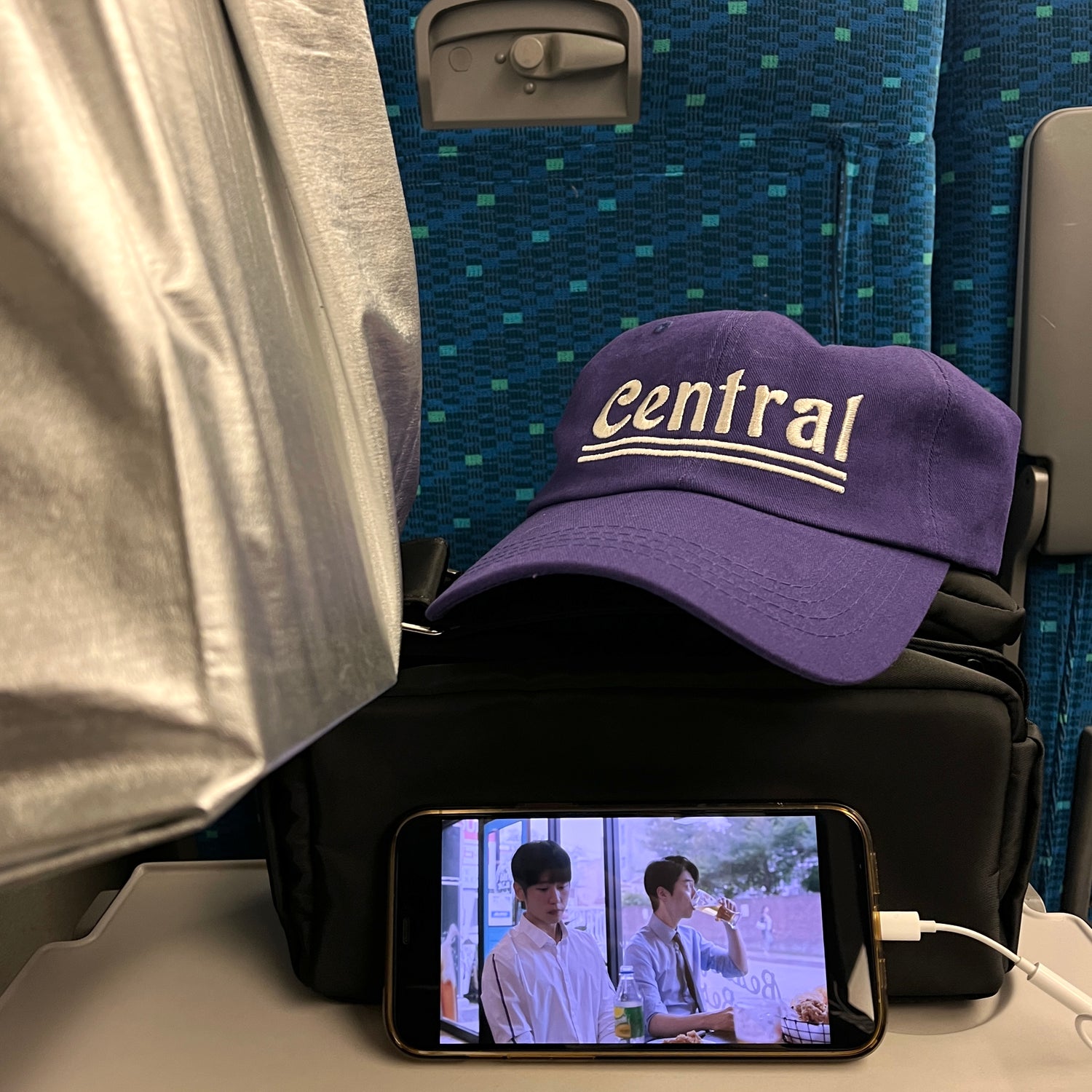 purple cap / purple