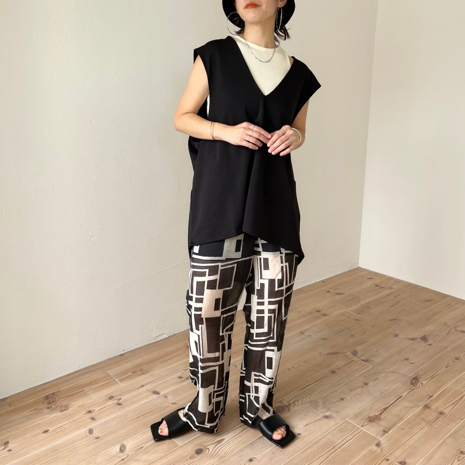 《love call limited price!3/5 23:59 まで》over size ponte vest / black