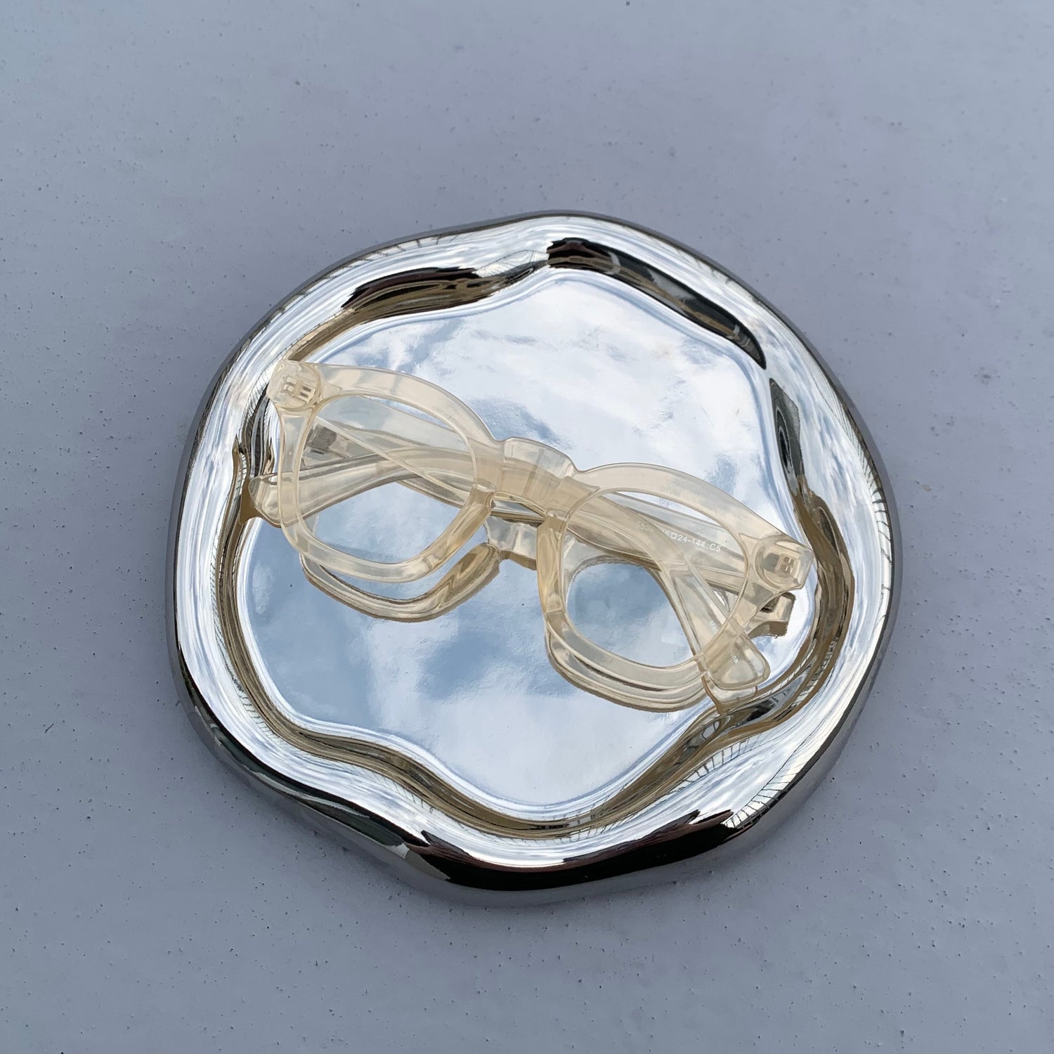 volume frame glasses