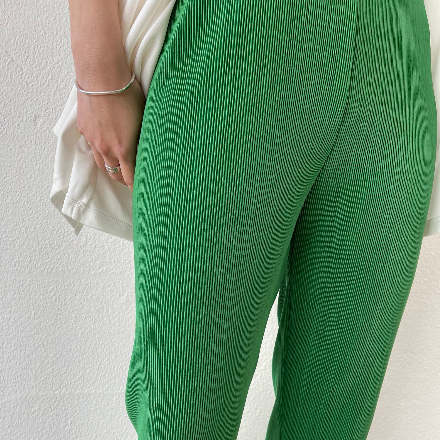 daily daily super stretch pleats pants / green