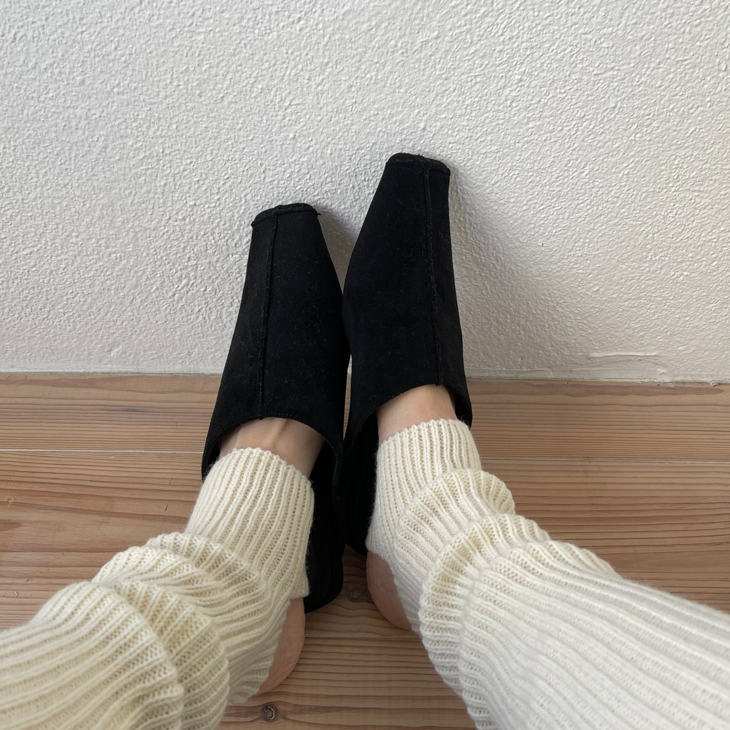 square toe suede flat shoes / black