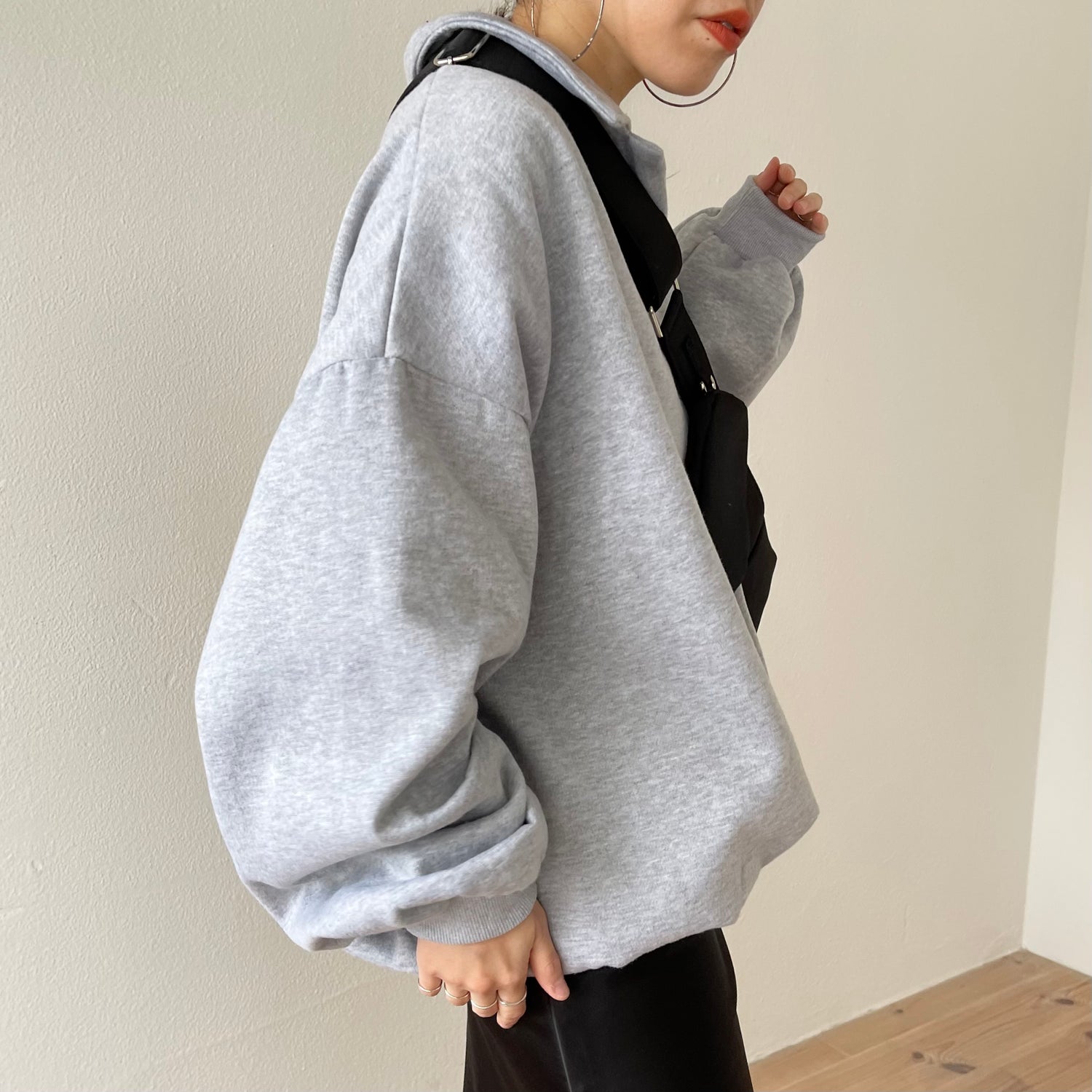 over size volume sleeve sweat / gray
