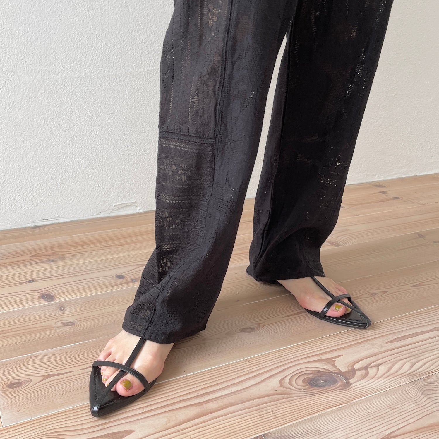 vintage like lace pants / black