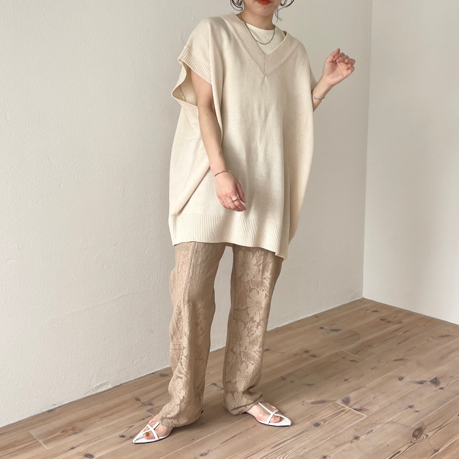 vintage like lace pants / beige
