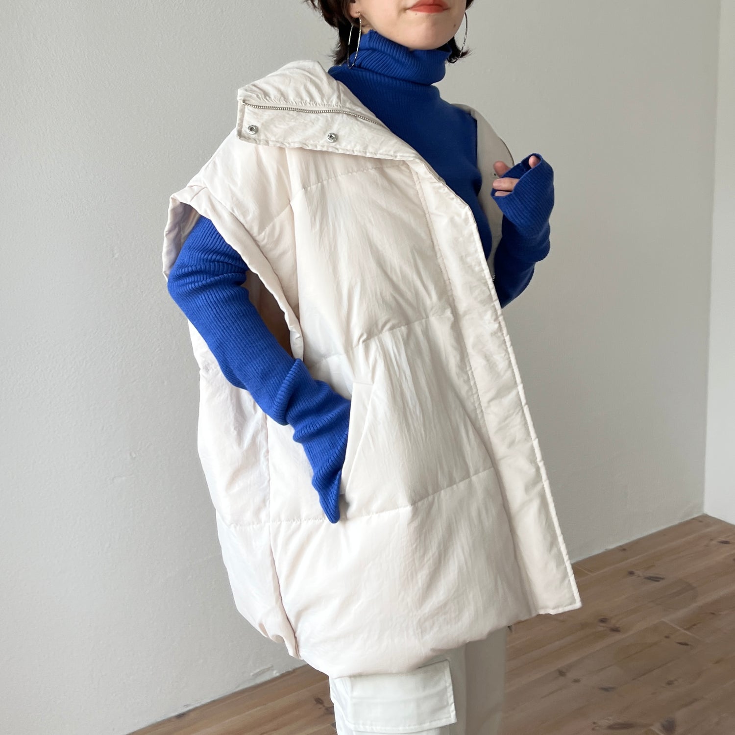 over size fake down vest / ivory