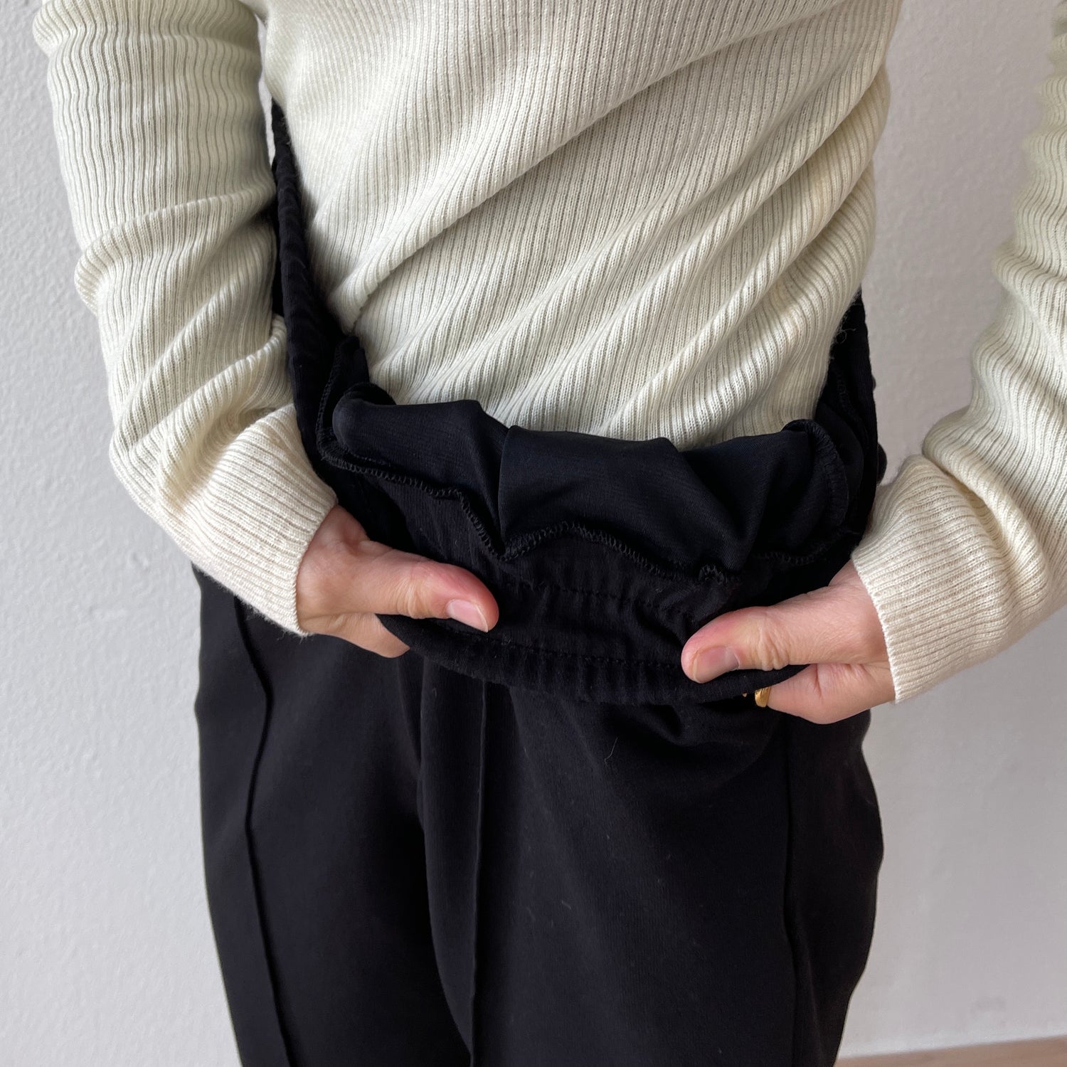 center line relax sweat pants / black