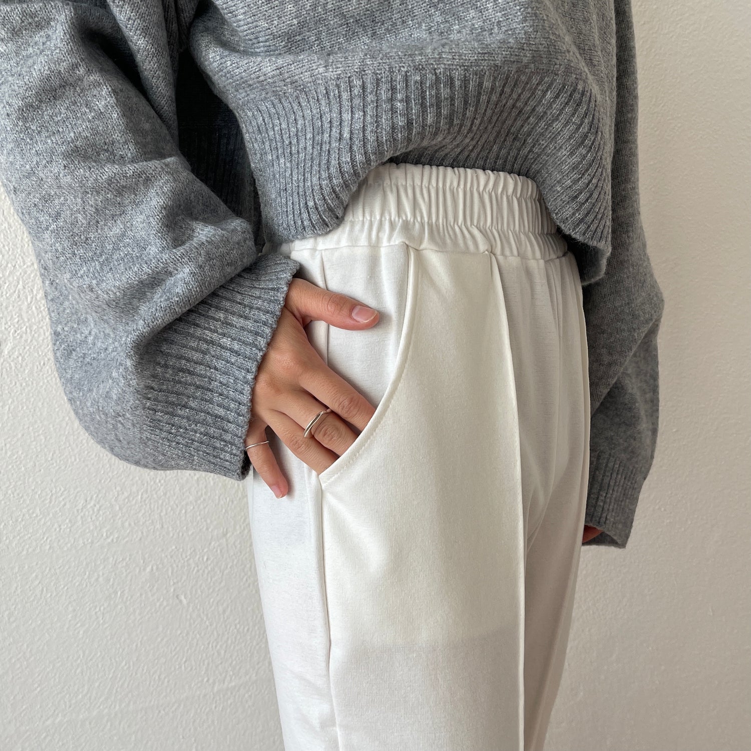 center line relax sweat pants / ivory