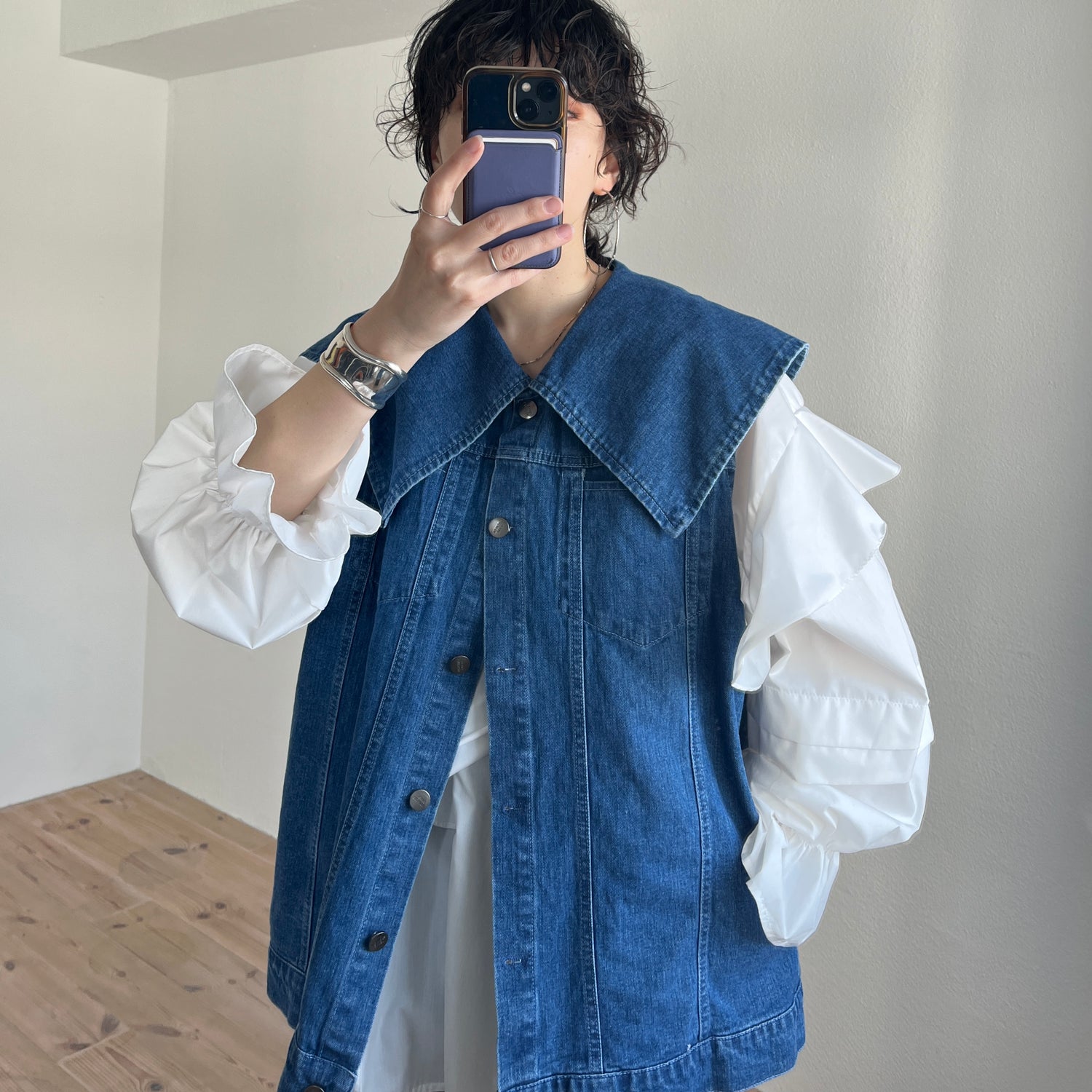 vintage like big collar denim vest / blue