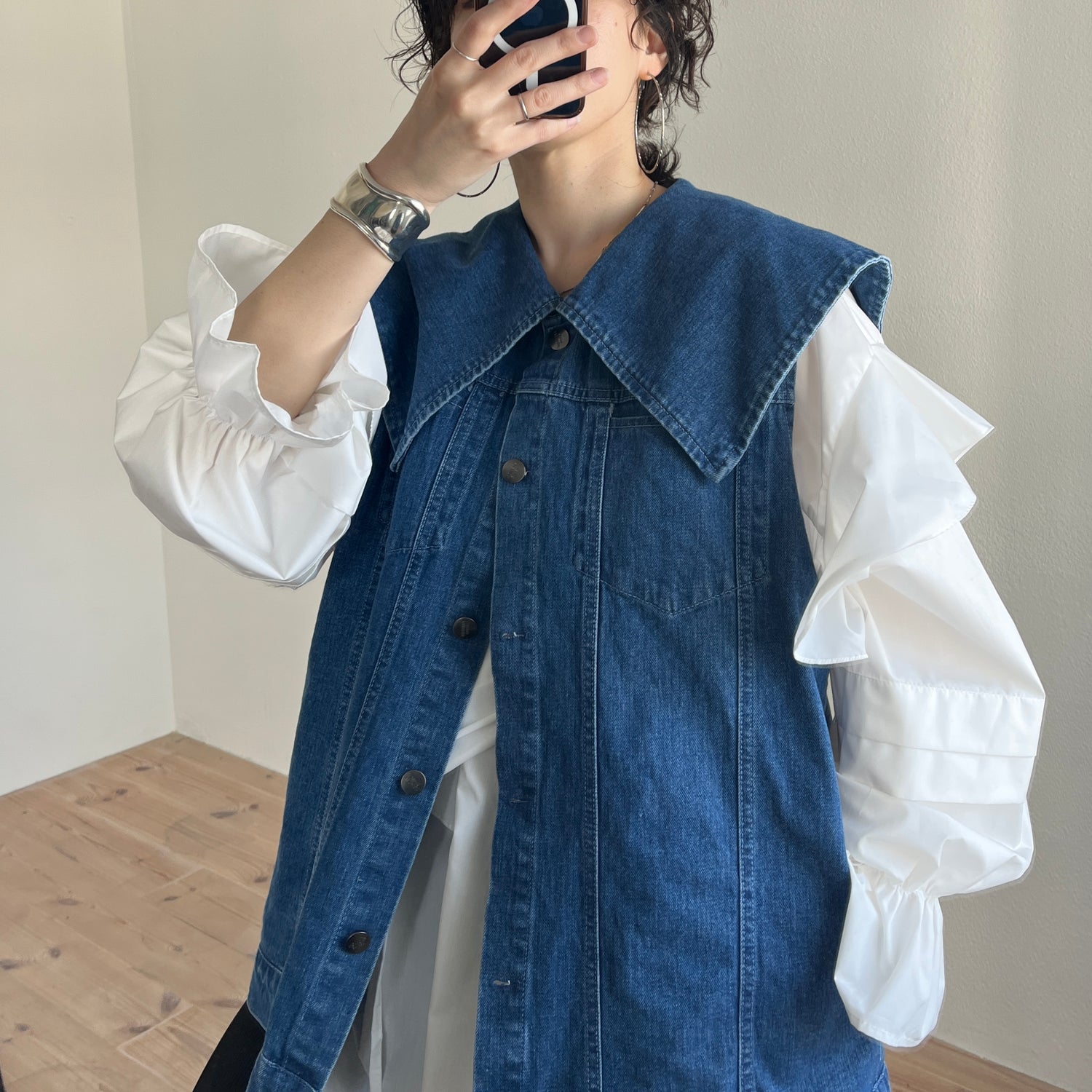 vintage like big collar denim vest / blue