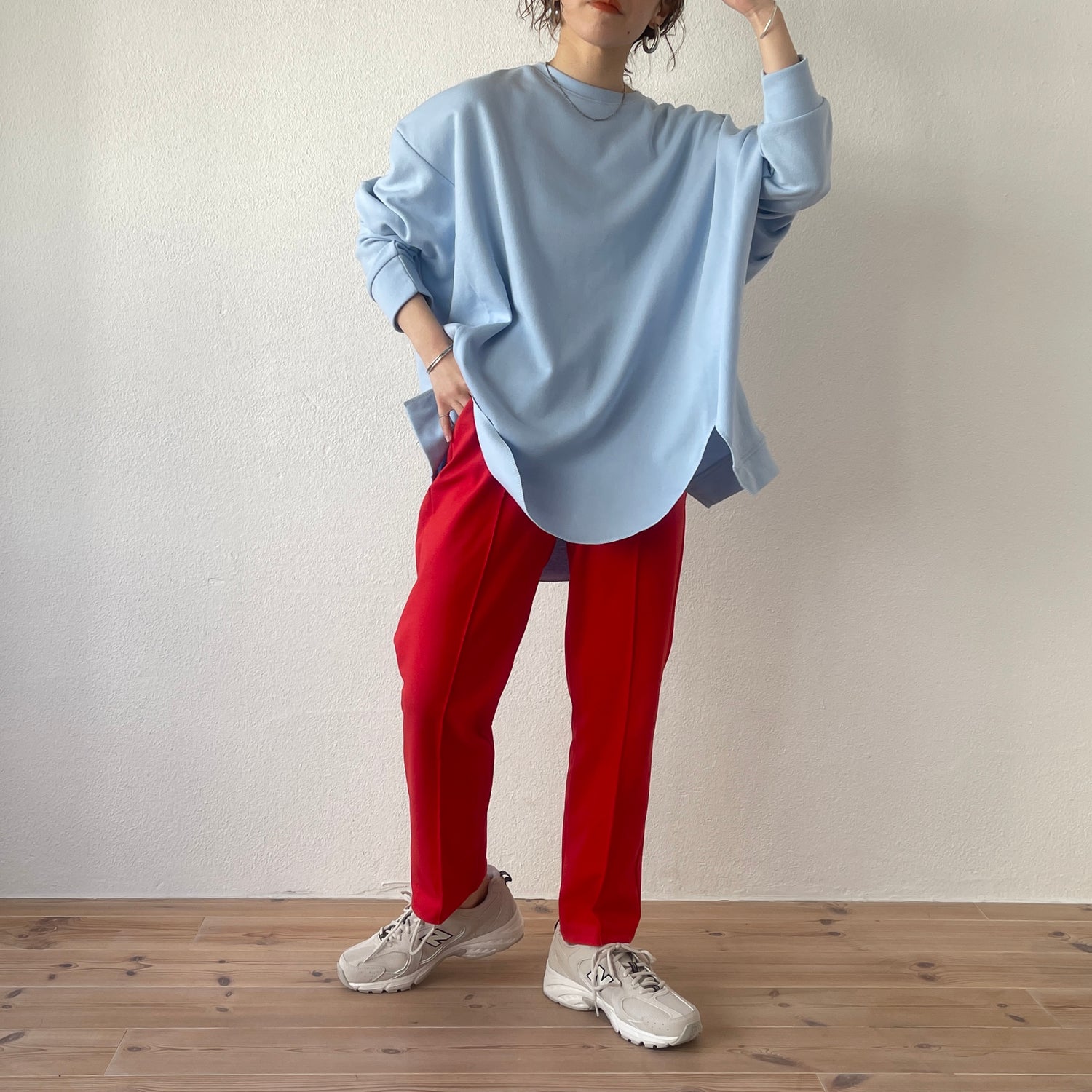 asymmetry design sweat / sky blue